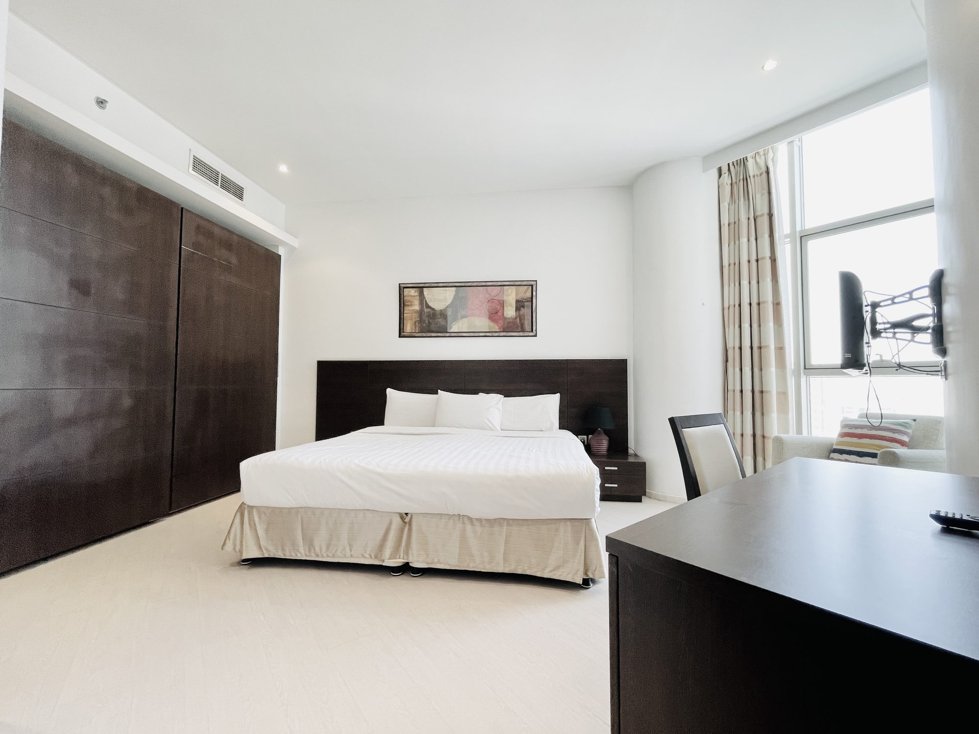 One-Bedroom Apartment with Dual Bathrooms