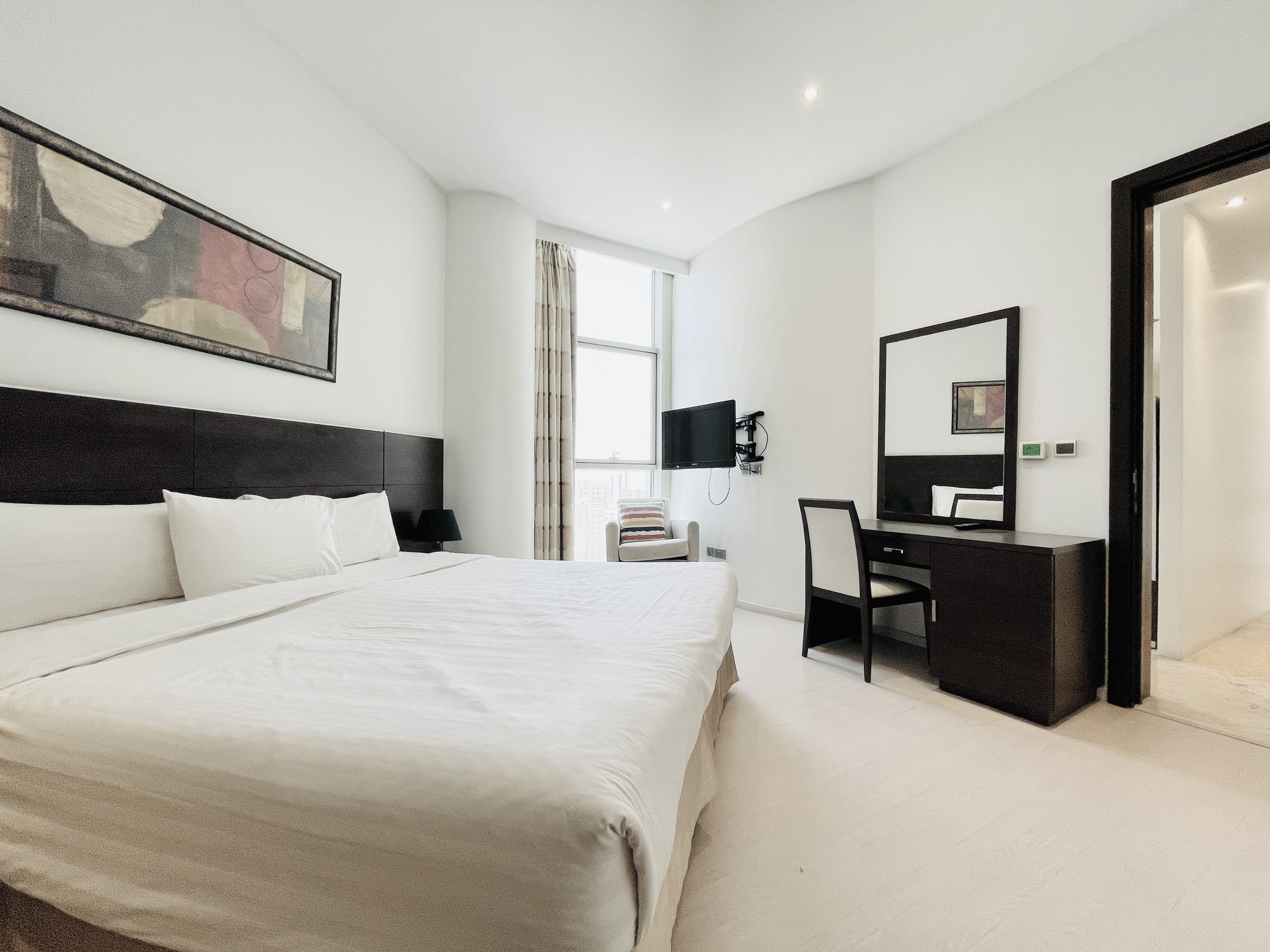 One-Bedroom Apartment with Dual Bathrooms