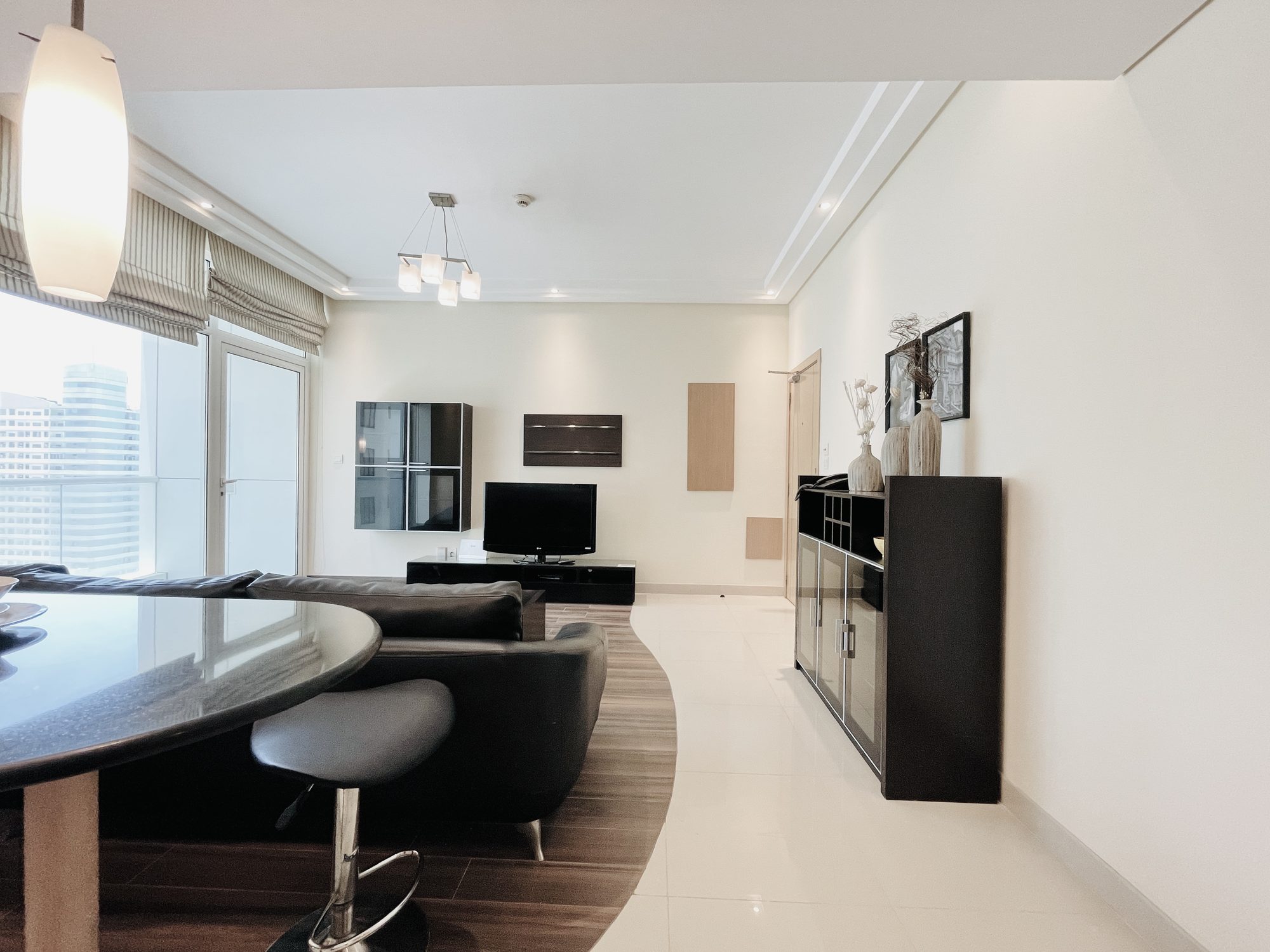 Two-Bedroom Apartment with Pool and Gym Access