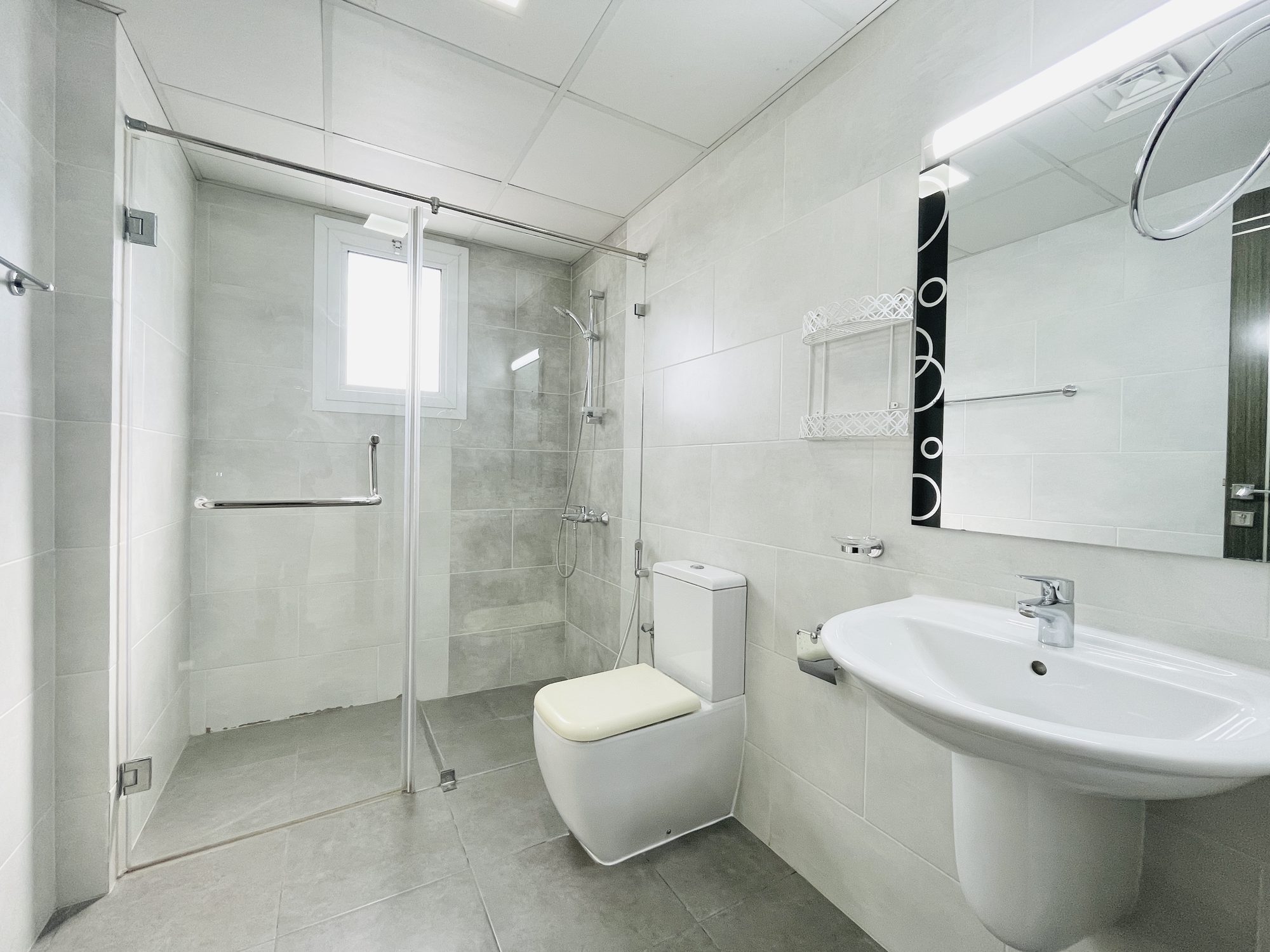 Two-Bedroom Apartment with Balcony and Pool