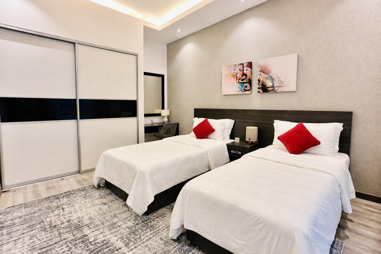 Two-Bedroom Apartment with Gym and Parking