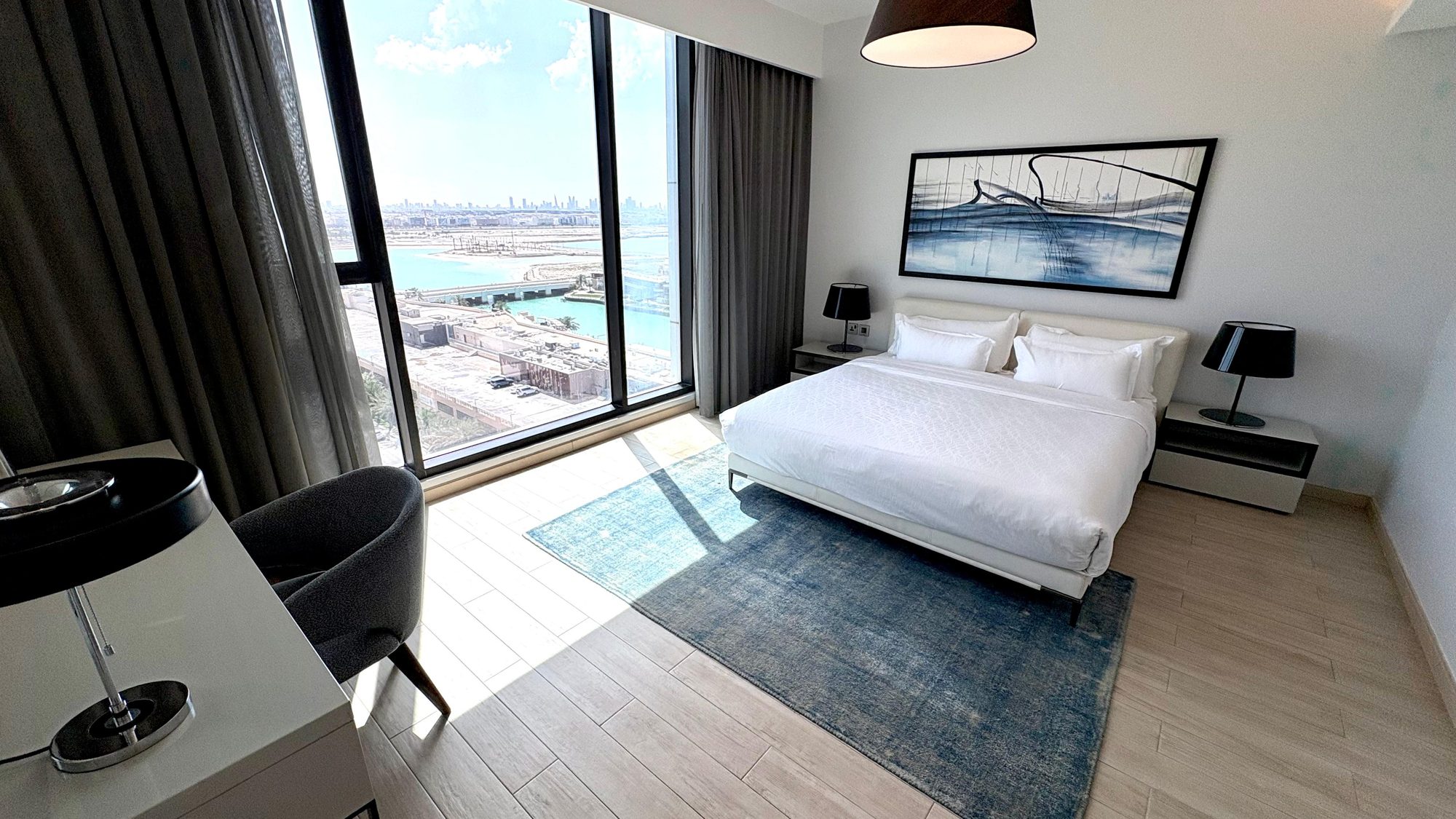 One-Bedroom Apartment with Two Bathrooms
