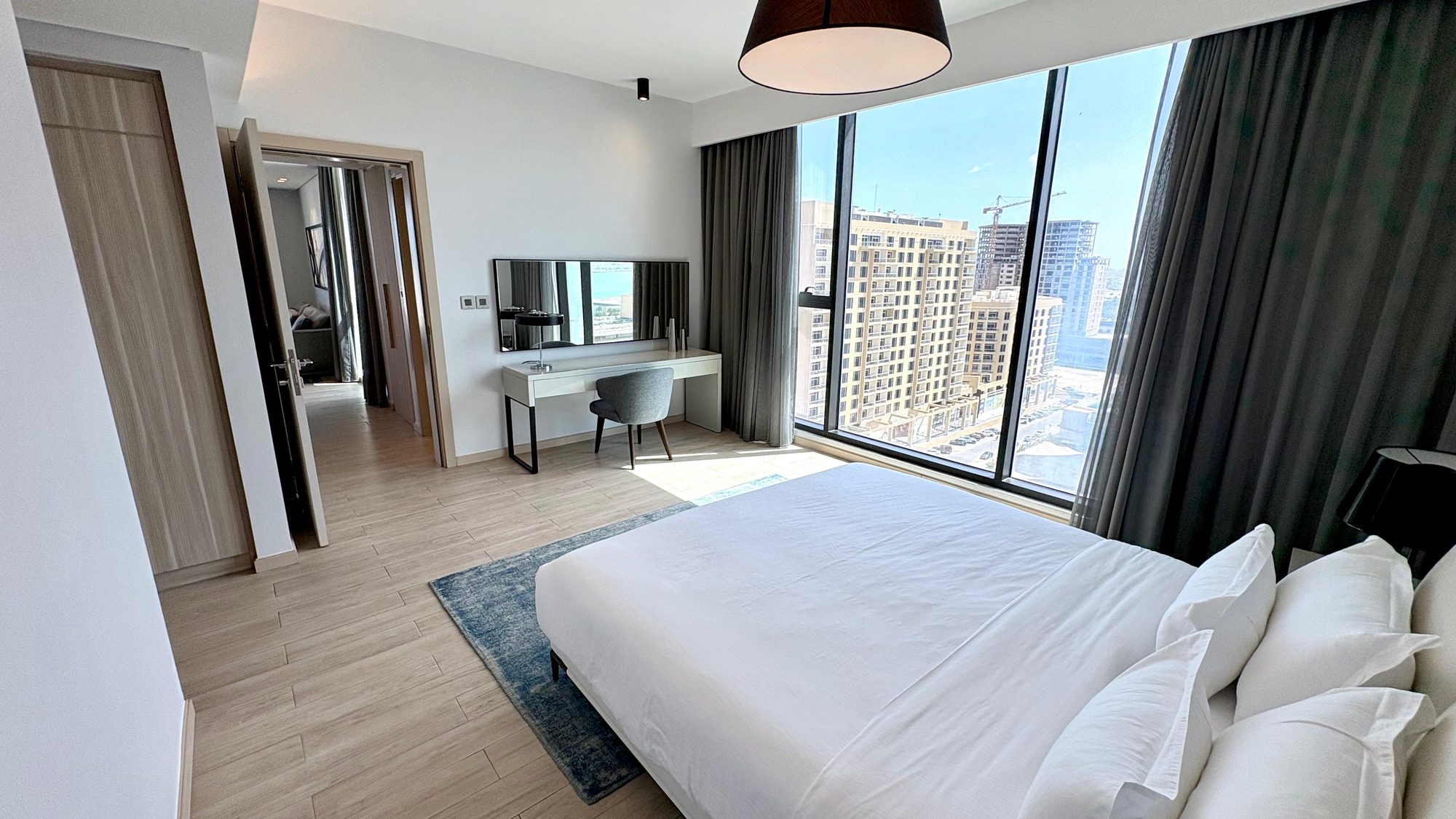 One-Bedroom Apartment with Two Bathrooms
