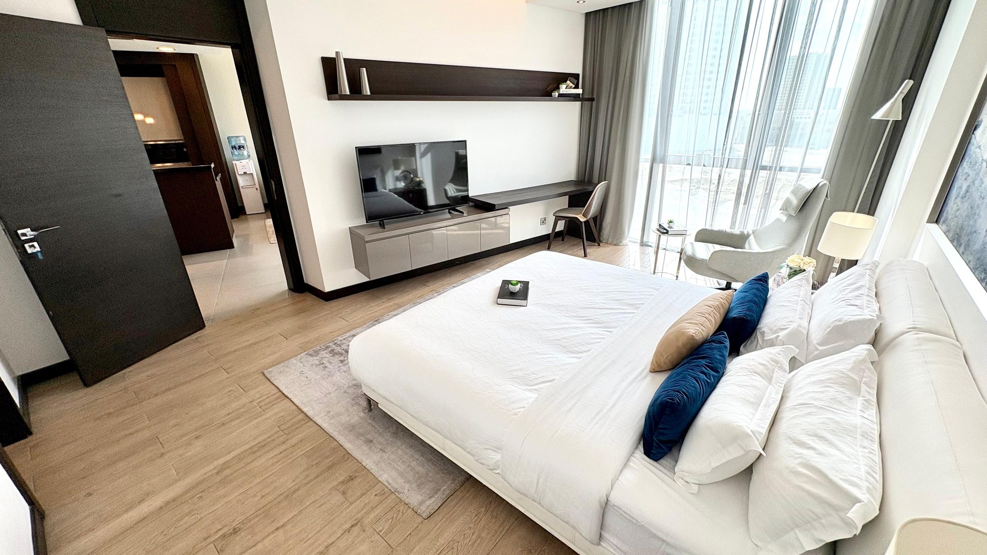 One Bedroom Apartment with Dual Bathrooms