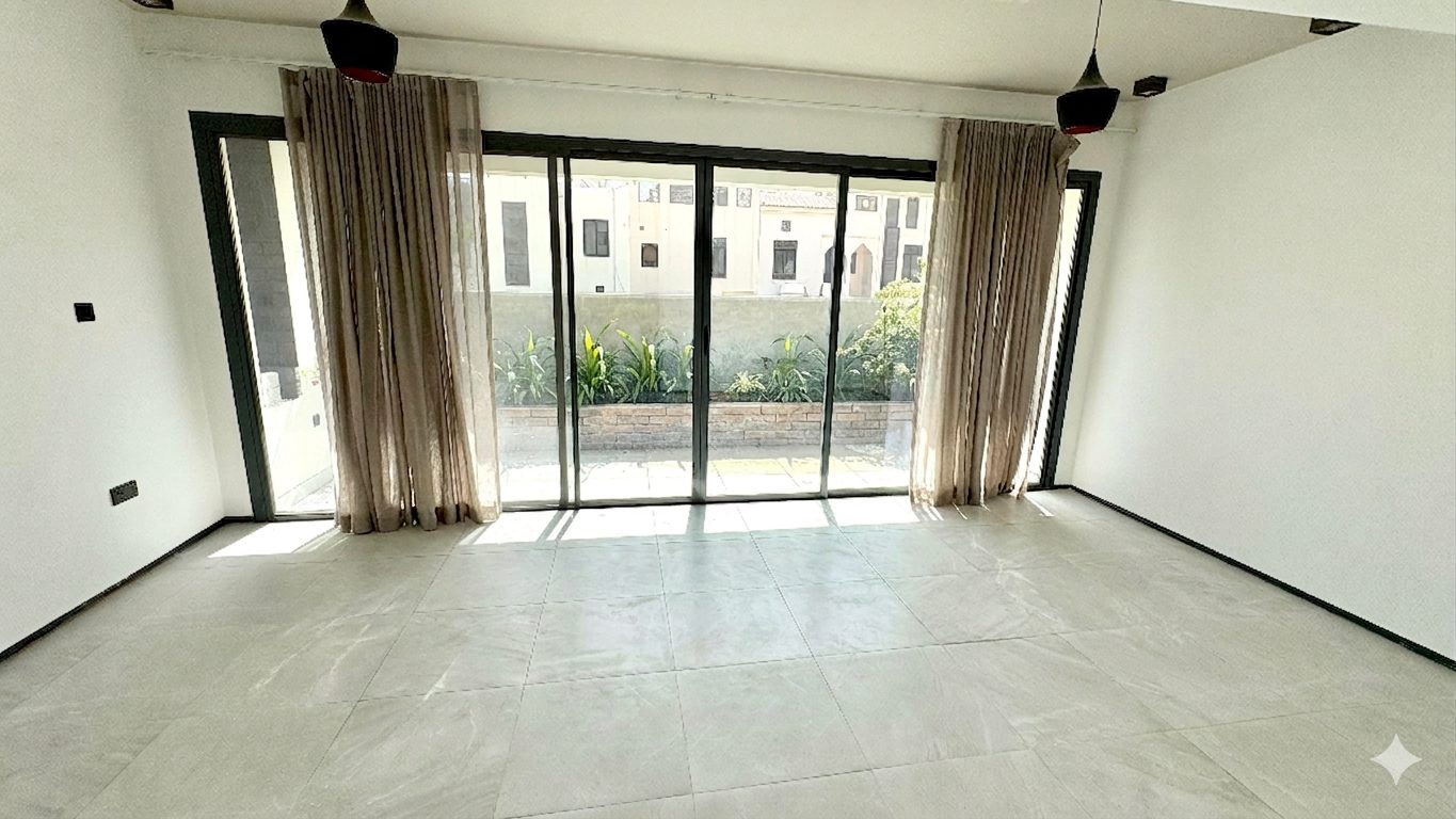 Two Bedroom Duplex with Shared Pool and Gym