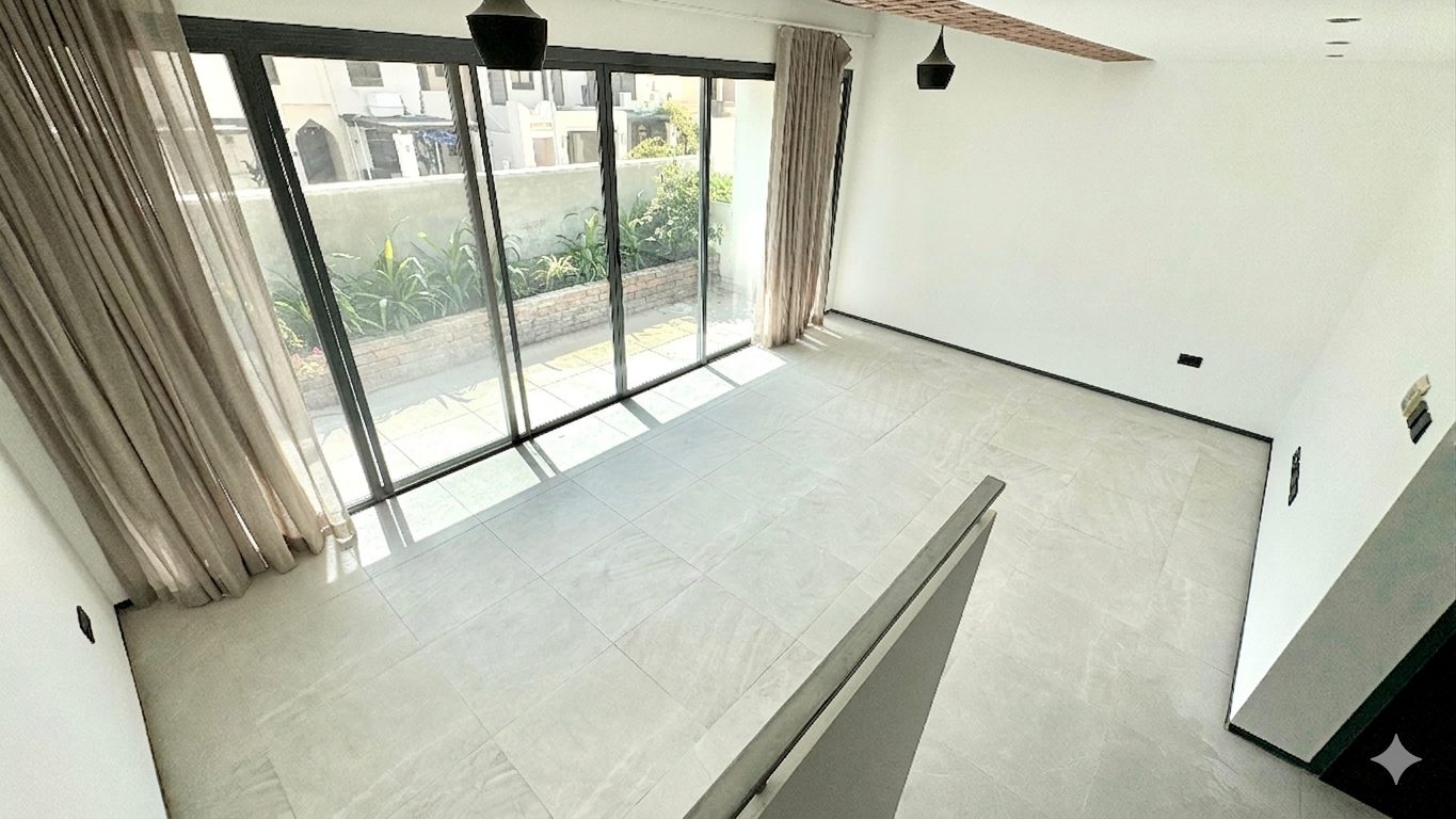Two Bedroom Duplex with Shared Pool and Gym