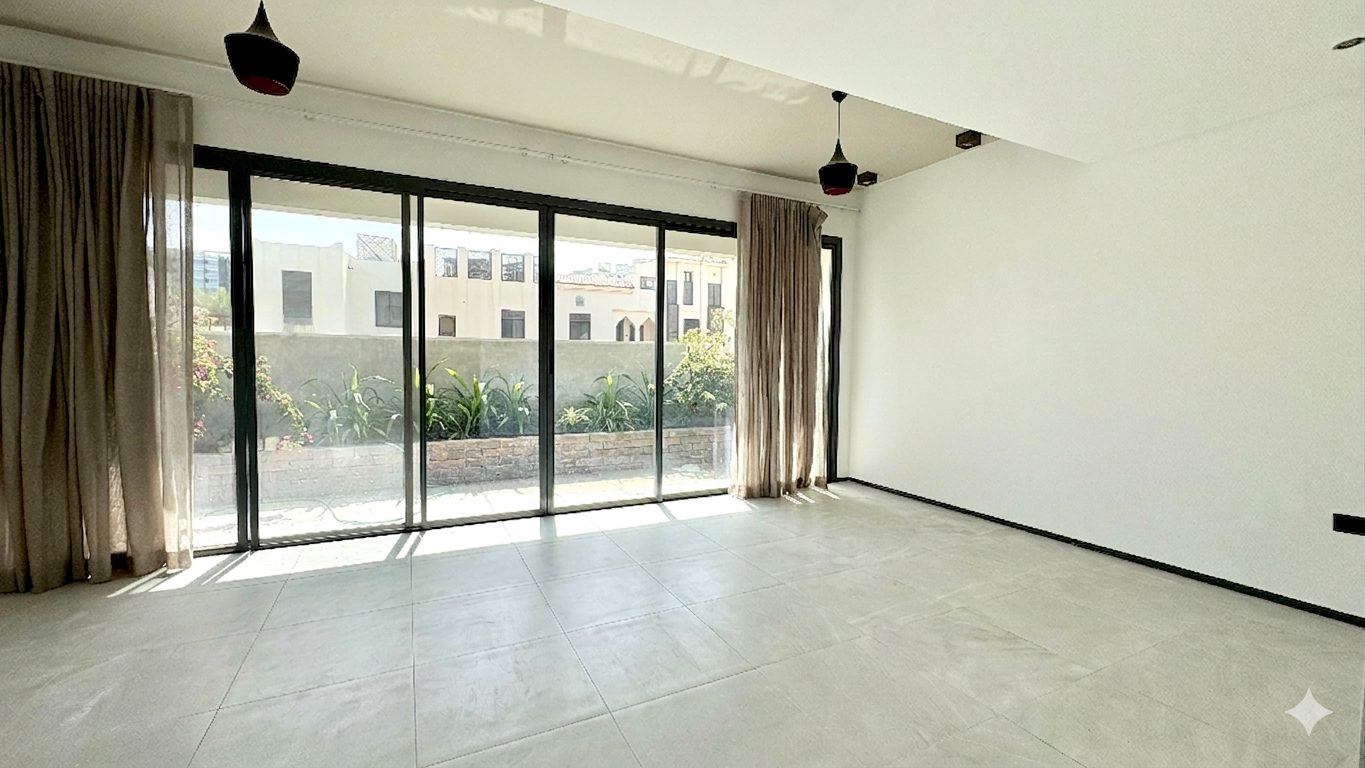 Two Bedroom Duplex with Shared Pool and Gym