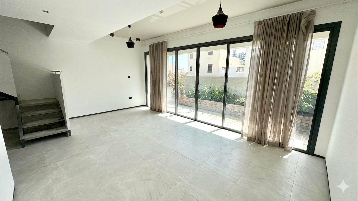 Two Bedroom Duplex with Shared Pool and Gym