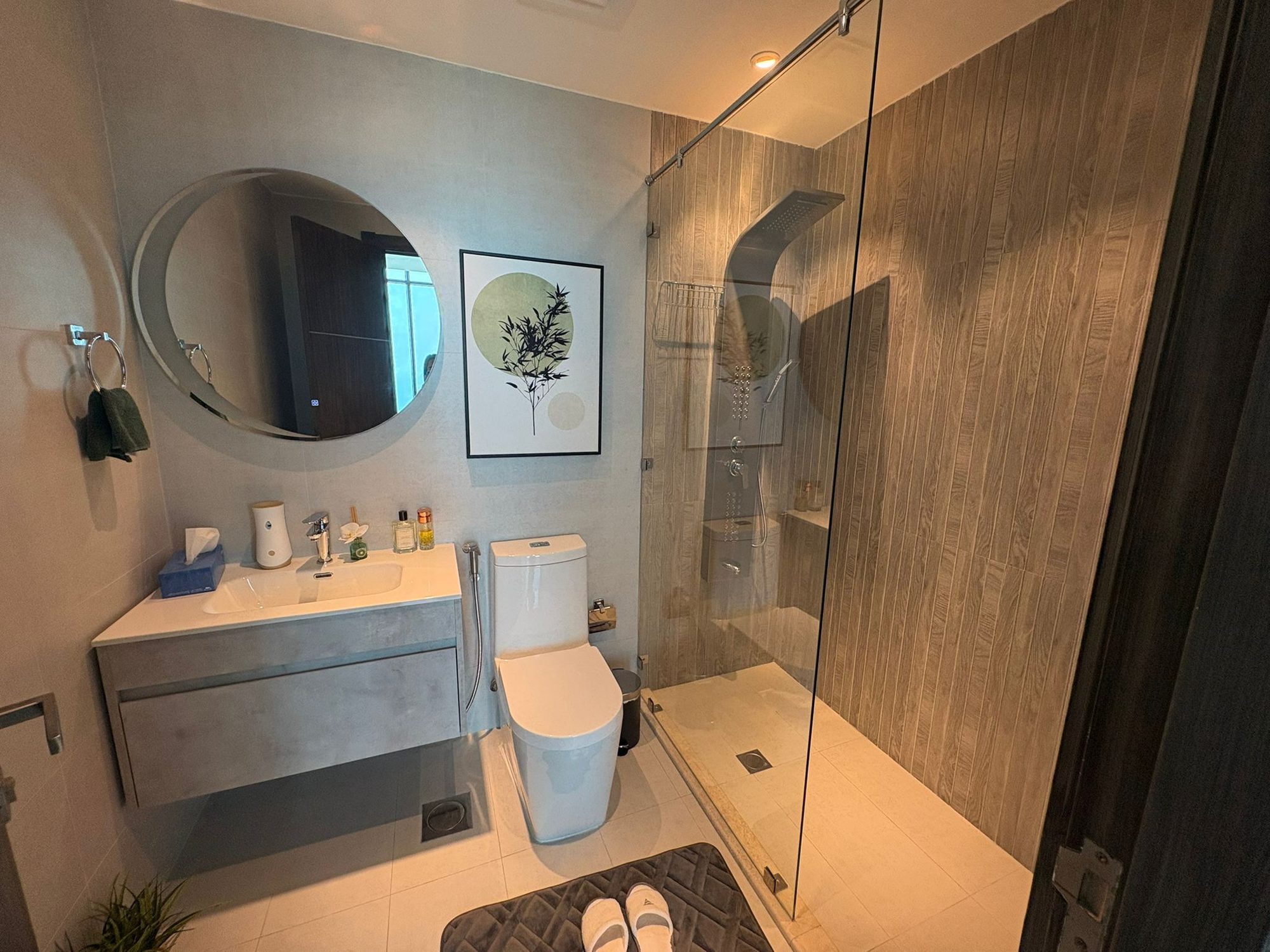 One Bedroom Apartment with Water Views