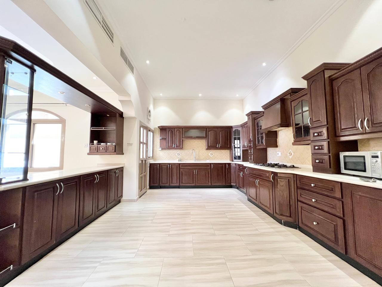 Six Bedroom Villa with Private Pool and Garden