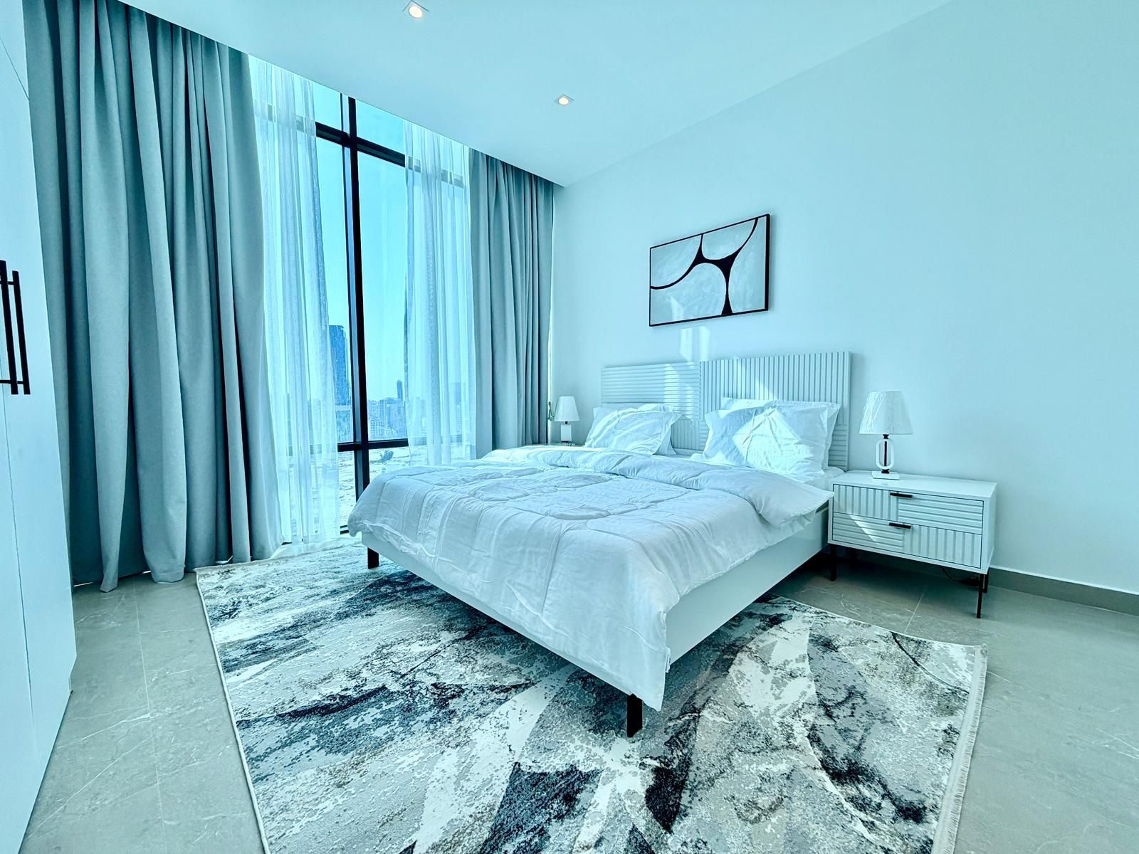Two-Bedroom Apartment with Pool and Gym