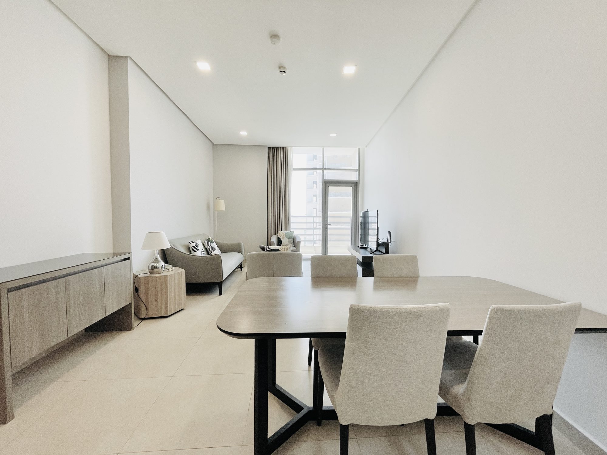 One-Bedroom Apartment with Dual Bathrooms and Balcony