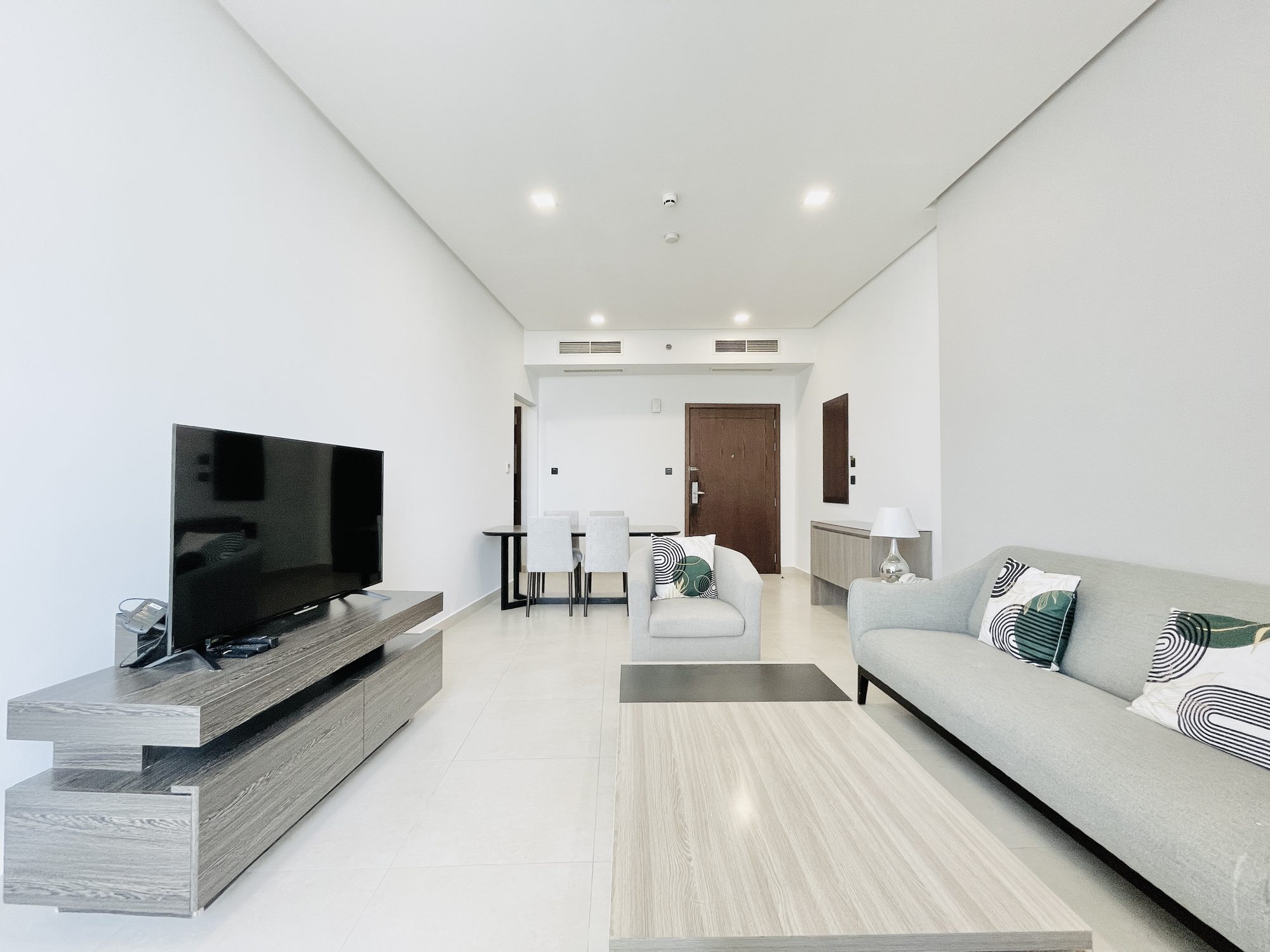 One-Bedroom Apartment with Dual Bathrooms and Balcony