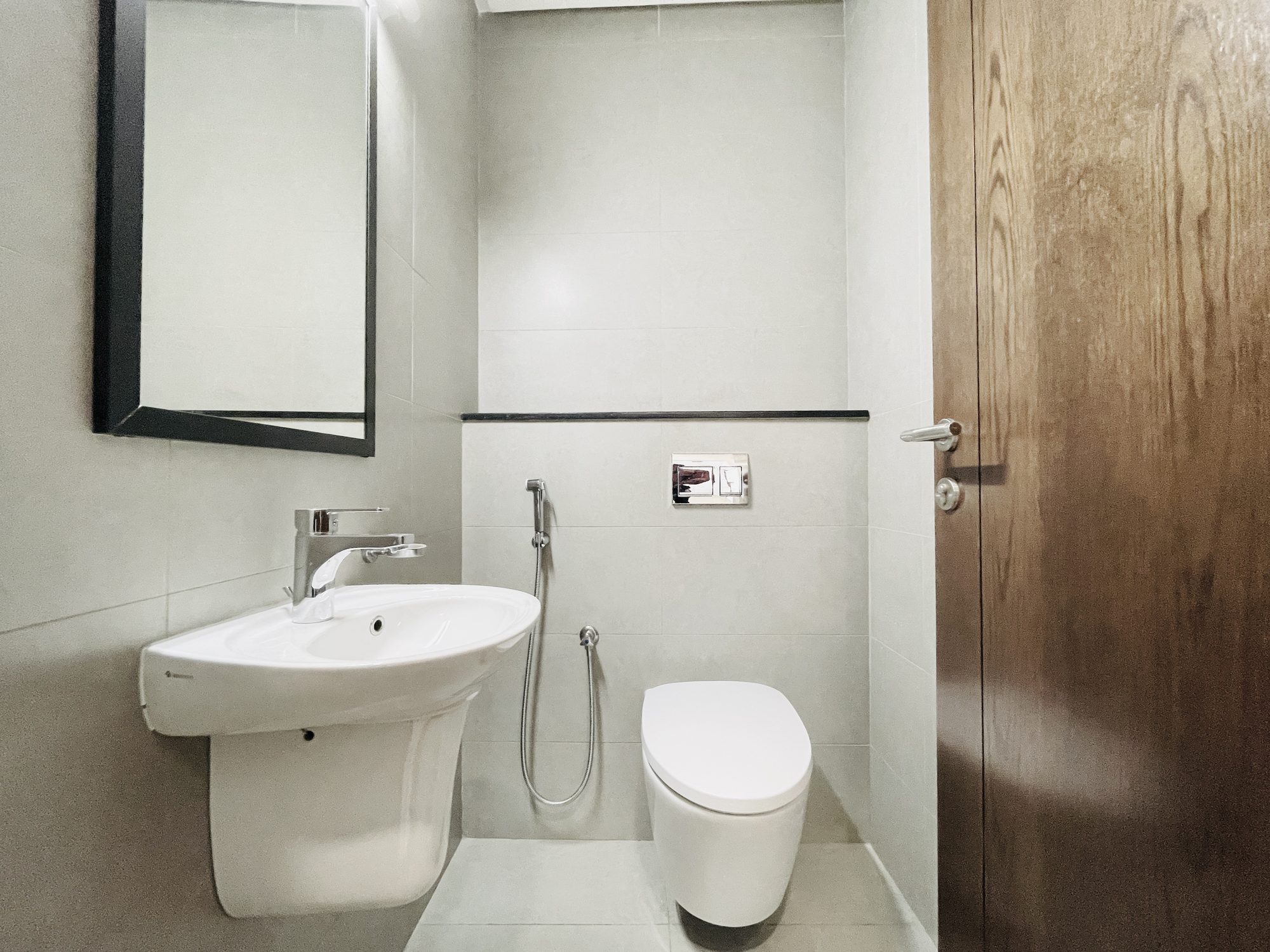 One-Bedroom Apartment with Dual Bathrooms and Balcony