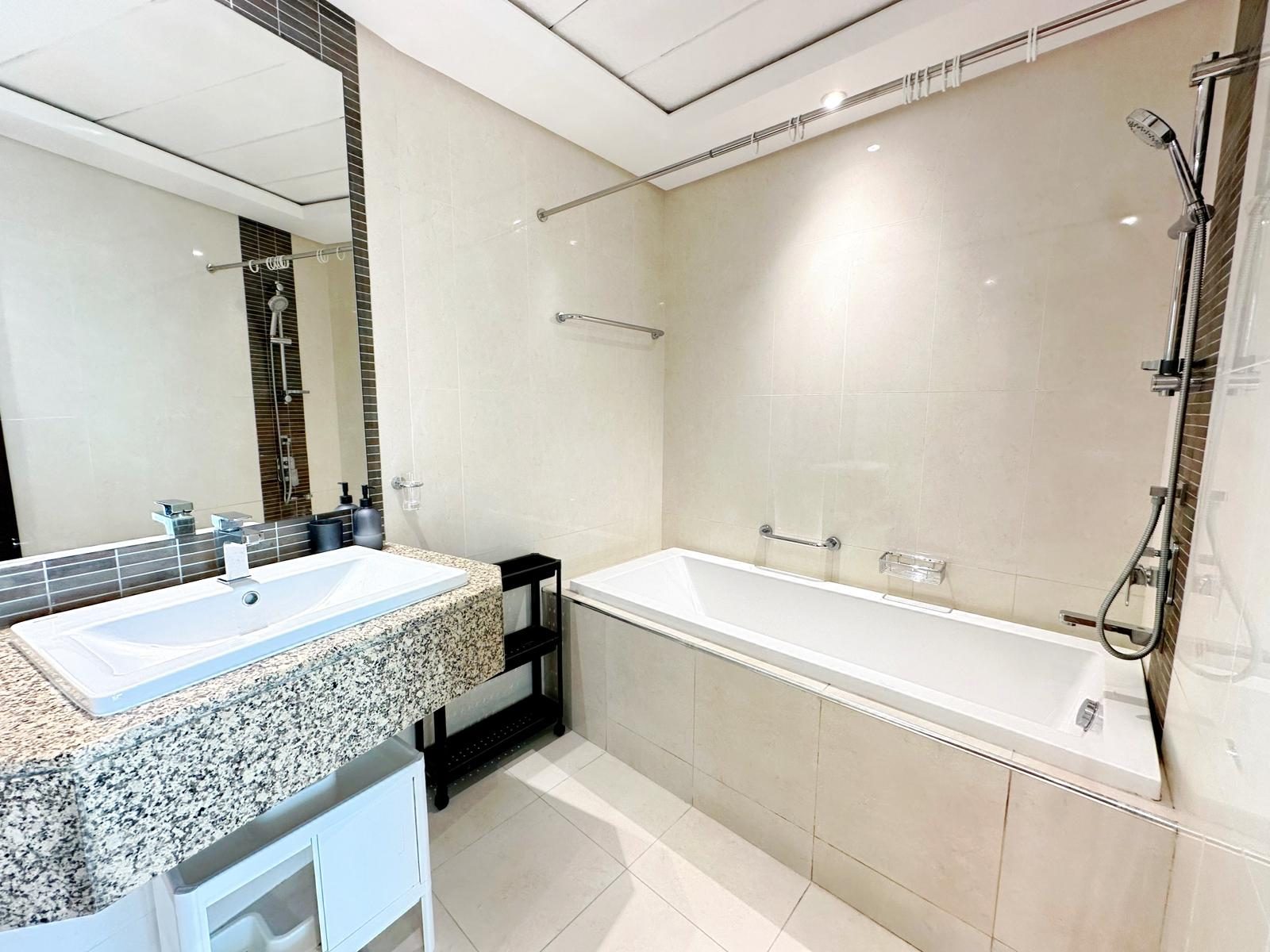 One-Bedroom Apartment with Two Bathrooms