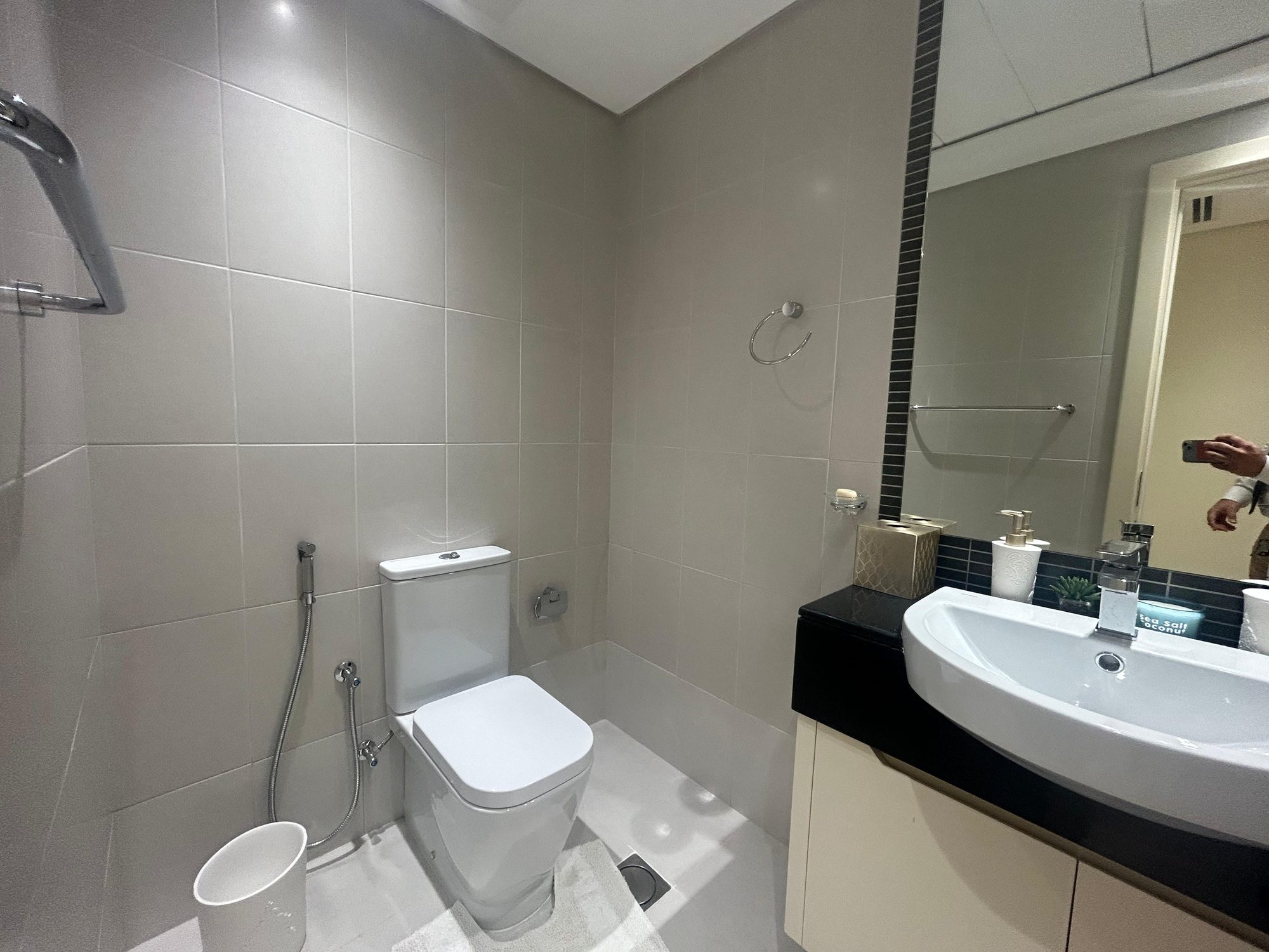 Two-Bedroom Apartment with Pool and Gym
