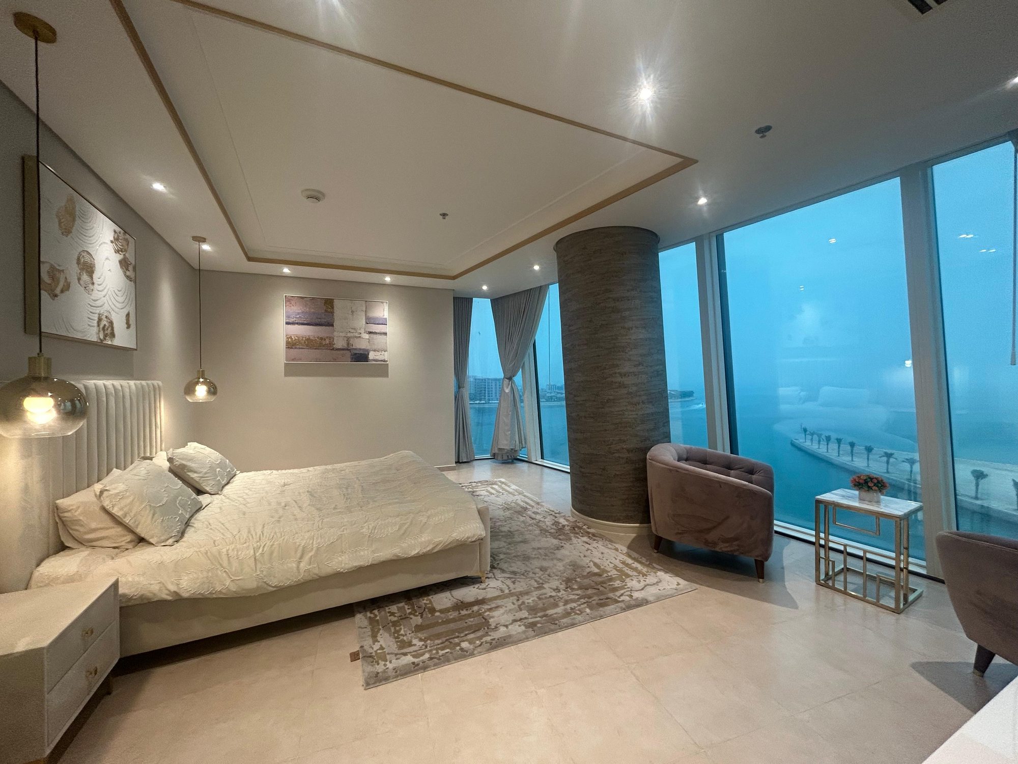 Two-Bedroom Apartment with Pool and Gym