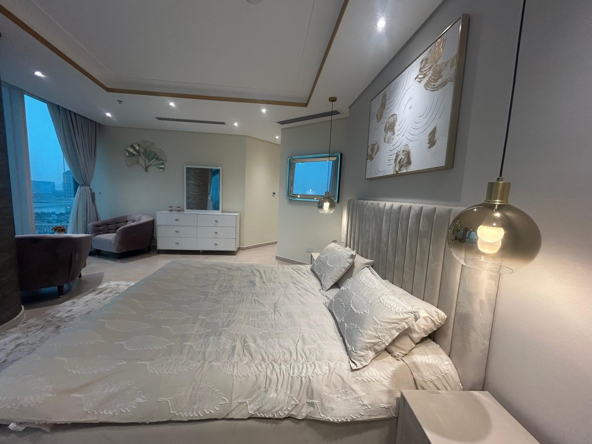 Two-Bedroom Apartment with Pool and Gym