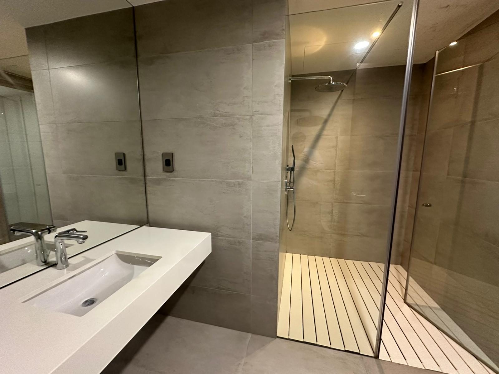 Two-Bedroom Apartment with Shared Pool and Gym