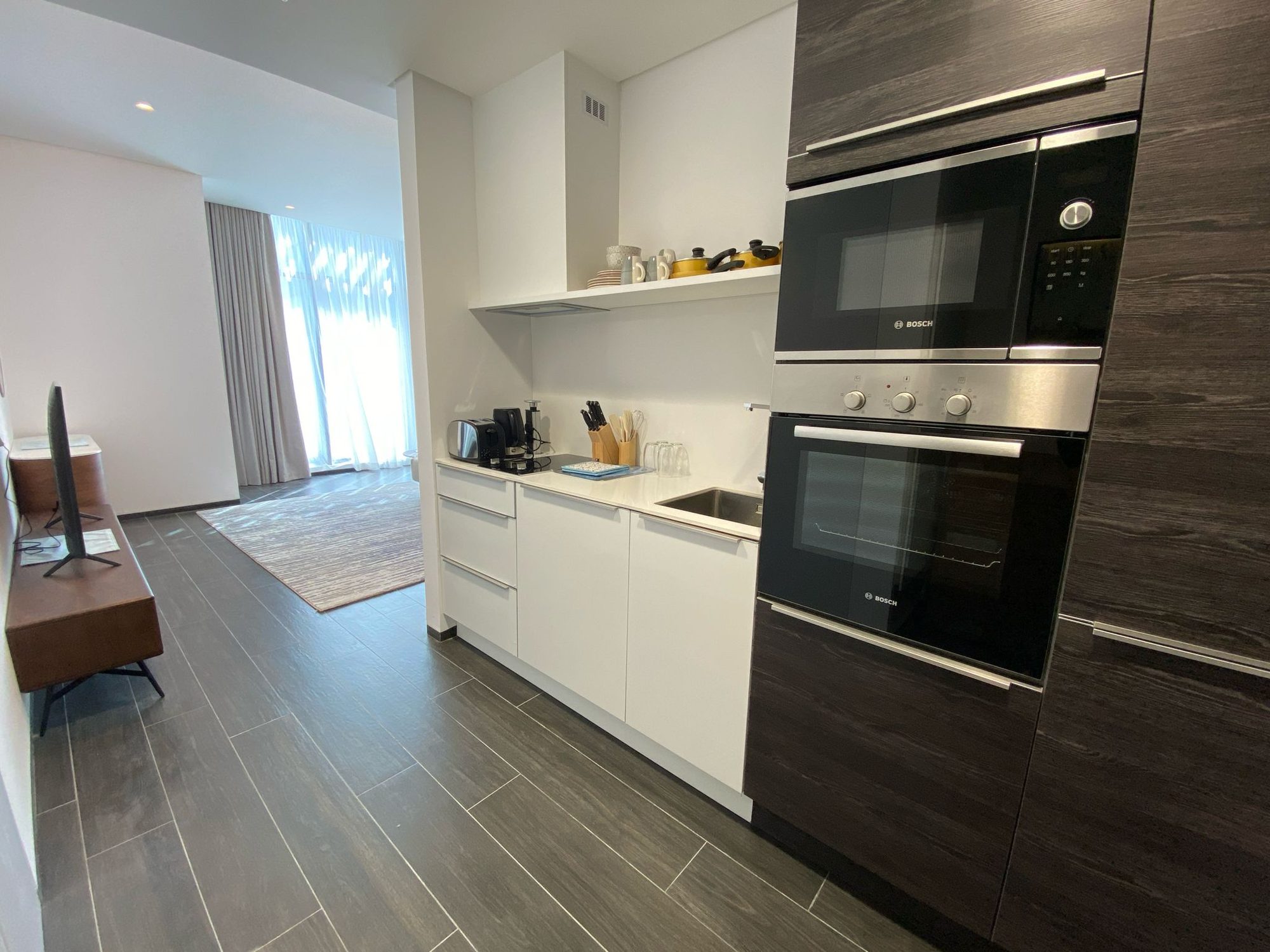 1-Bedroom Apartment with Pool and Gym Access