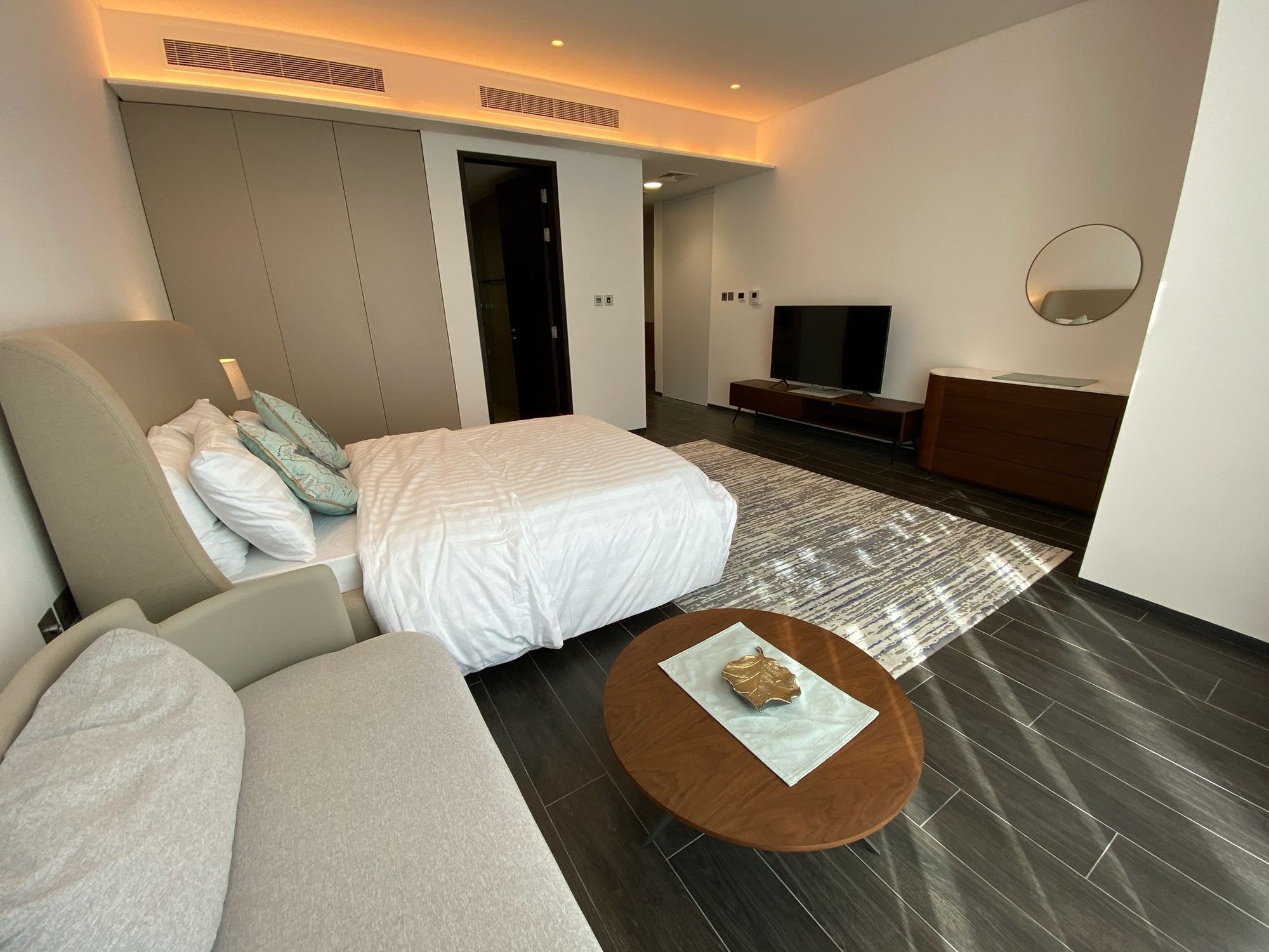 1-Bedroom Apartment with Pool and Gym Access