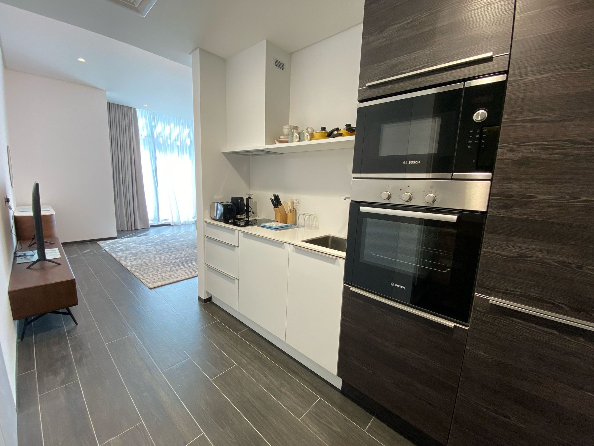 1-Bedroom Apartment with Pool and Gym Access