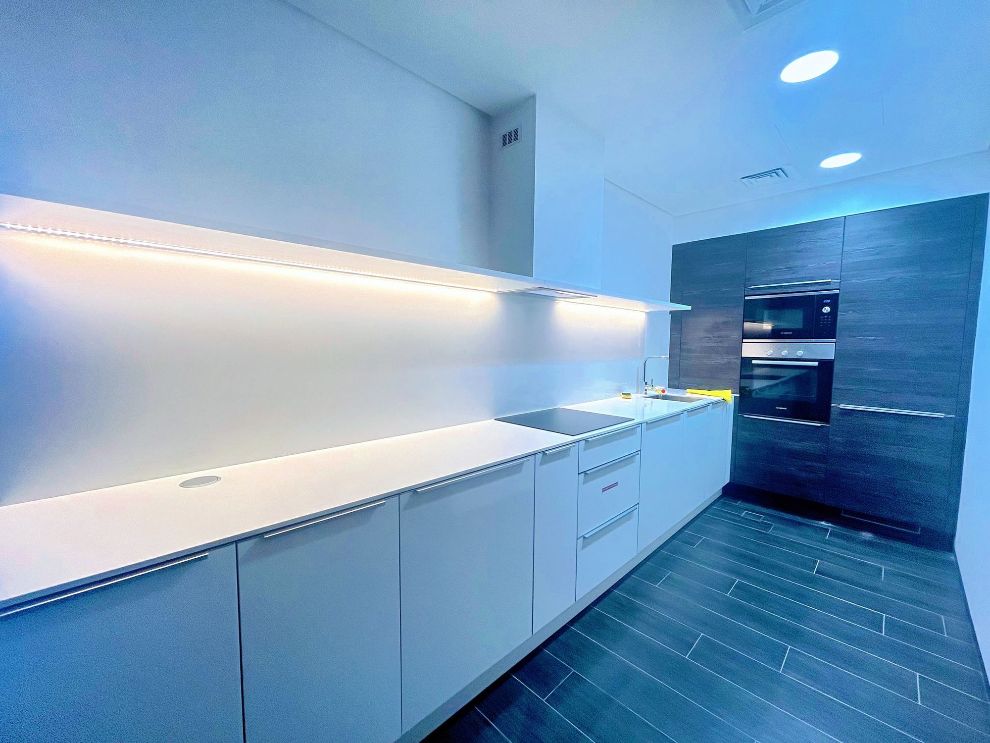 One-Bedroom Apartment with Shared Pool and Gym