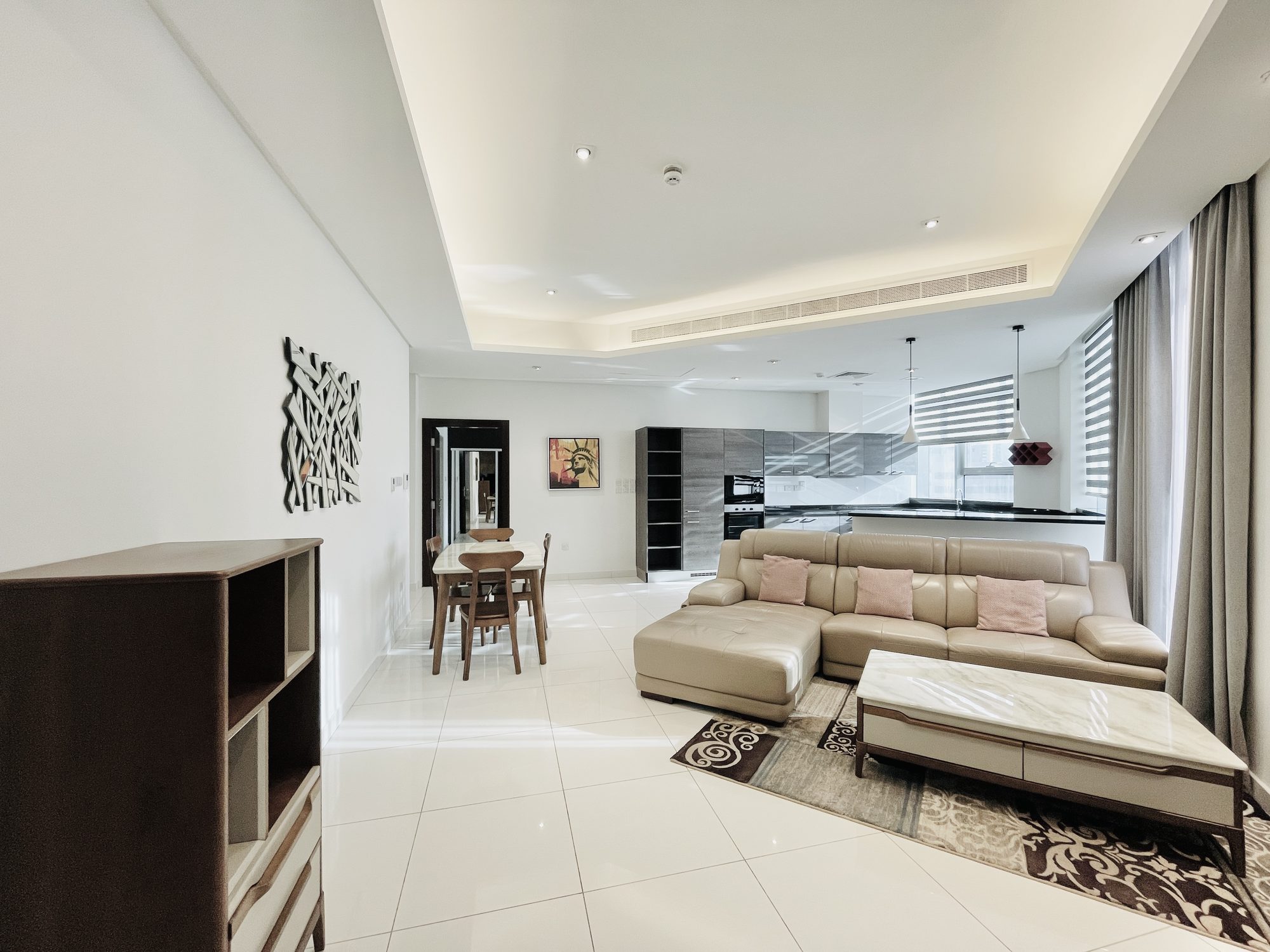 Three-Bedroom Apartment with Pool and Gym