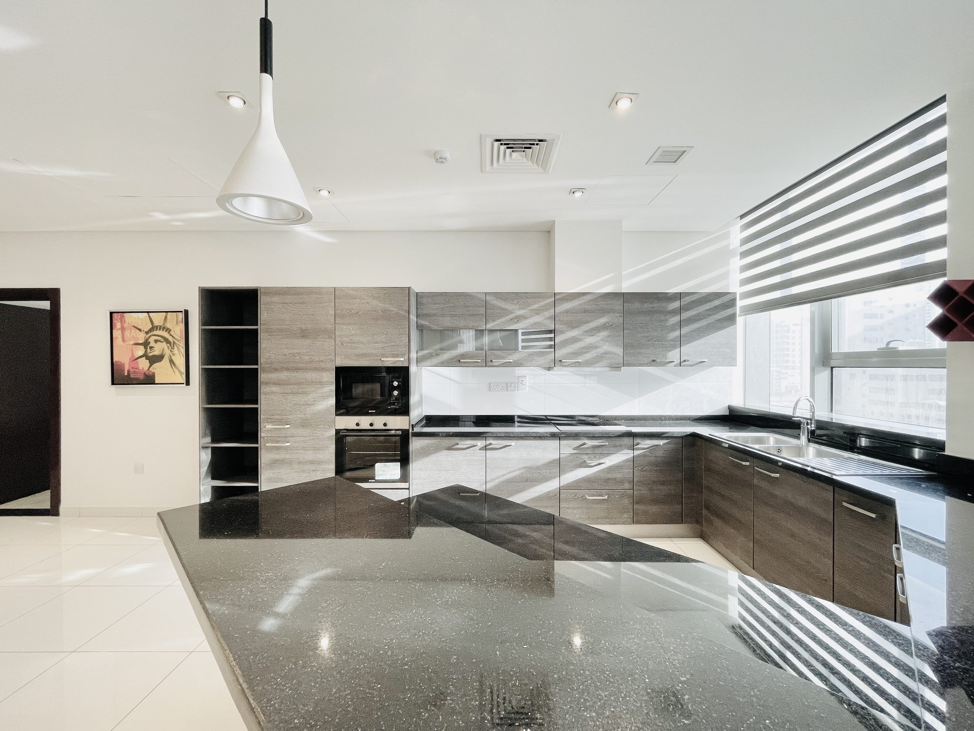 Three-Bedroom Apartment with Pool and Gym