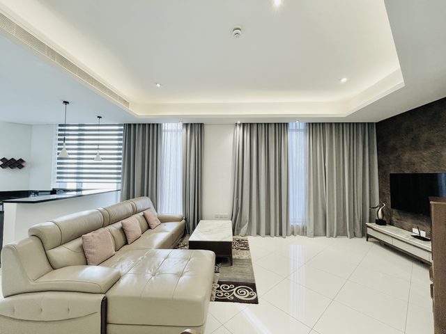 Three-Bedroom Apartment with Pool and Gym