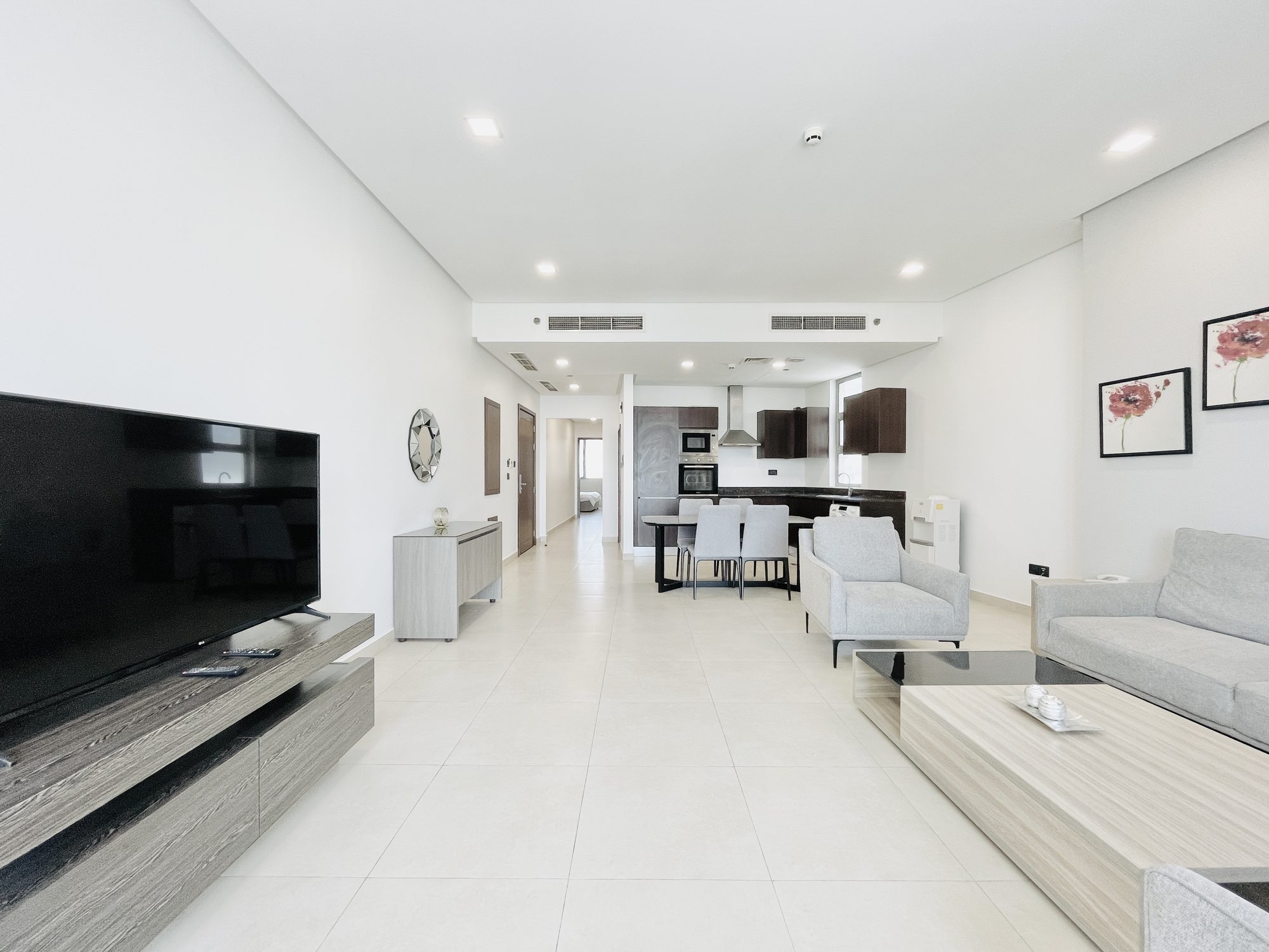 Two-Bedroom Apartment with Balcony and Pool