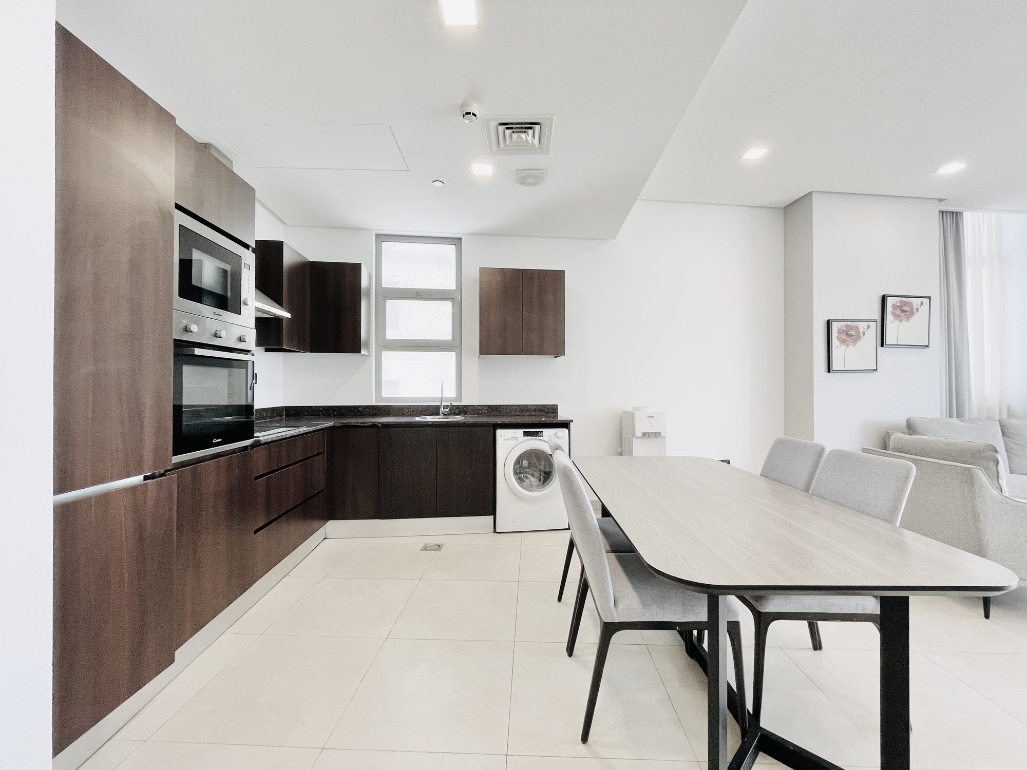 Two-Bedroom Apartment with Balcony and Pool