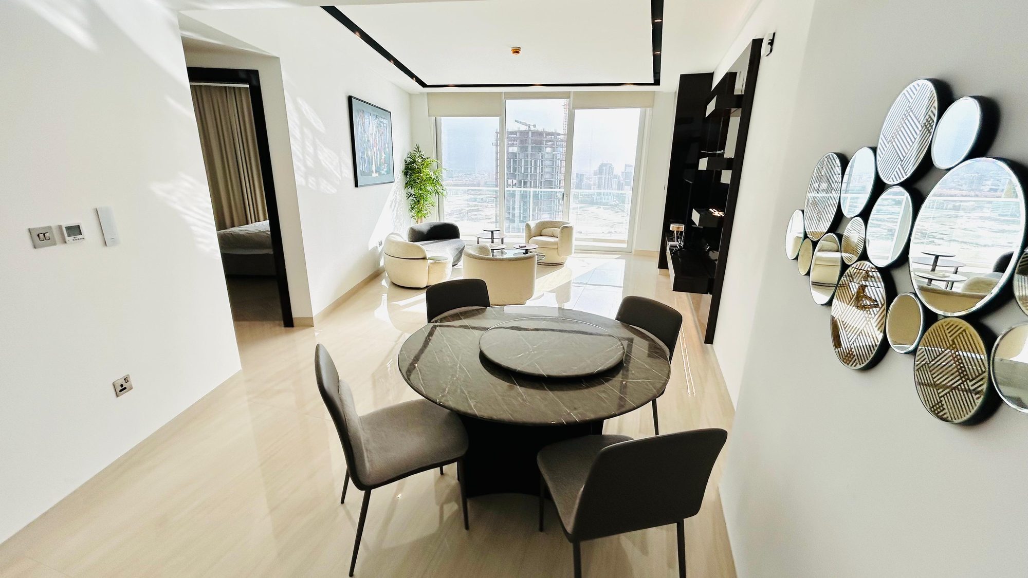 One Bedroom Apartment with Pool and Gym