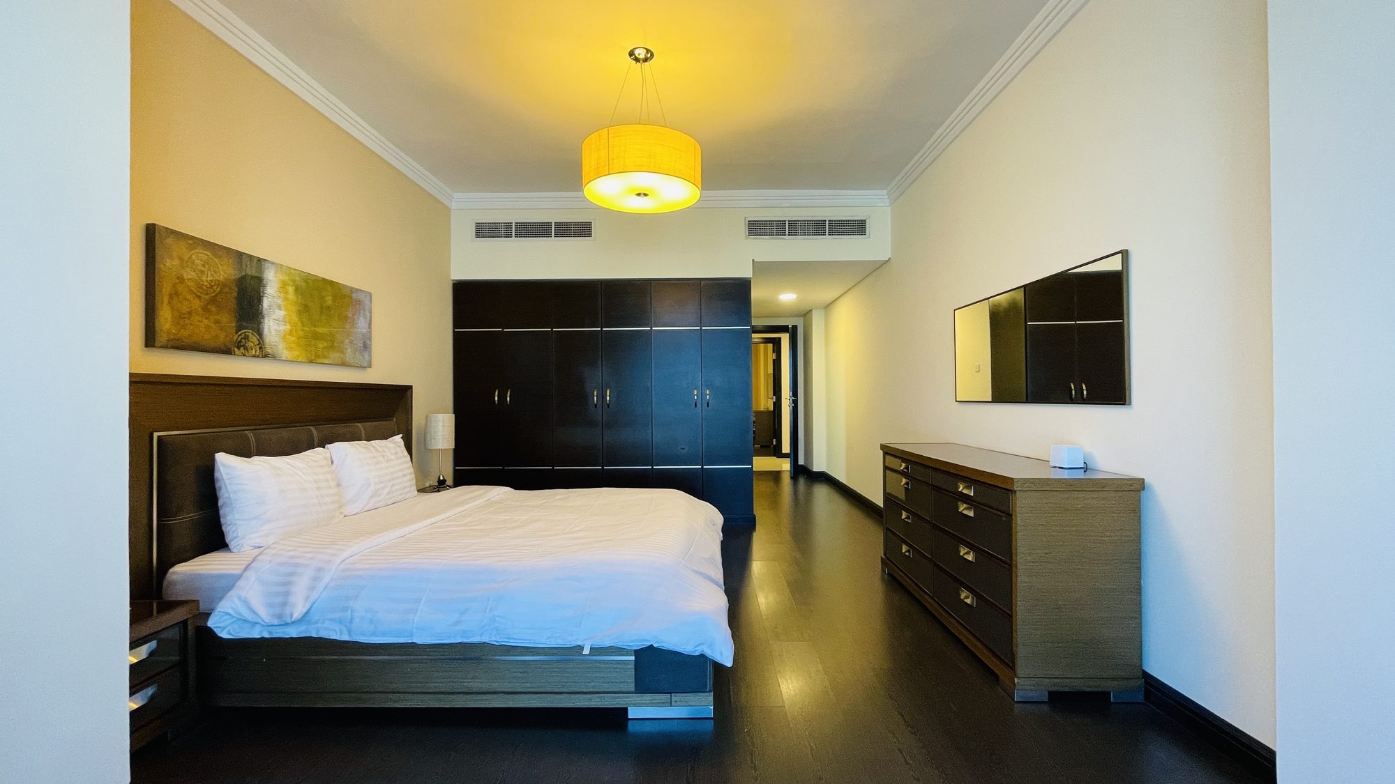Two-Bedroom Apartment with Pool and Gym