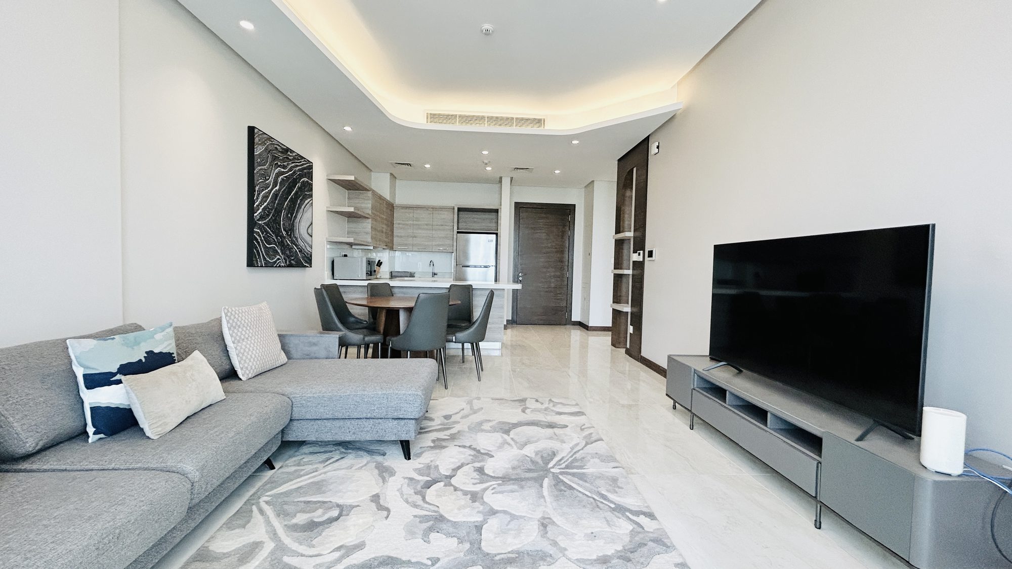 Three-Bedroom Apartment with Four Bathrooms