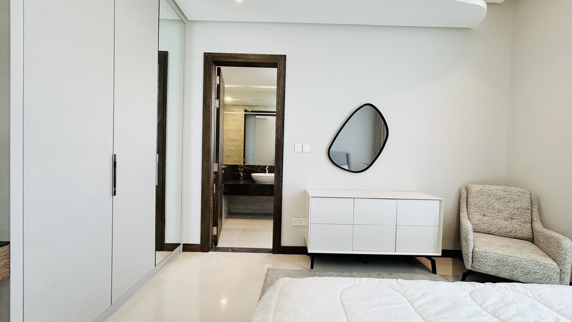 Three-Bedroom Apartment with Four Bathrooms