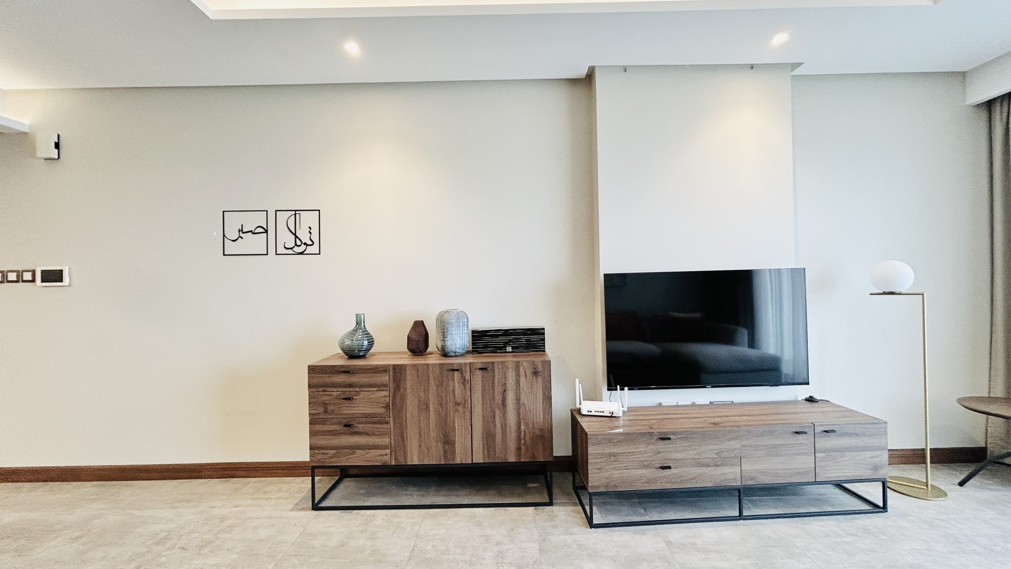 One-Bedroom Apartment with Water Views