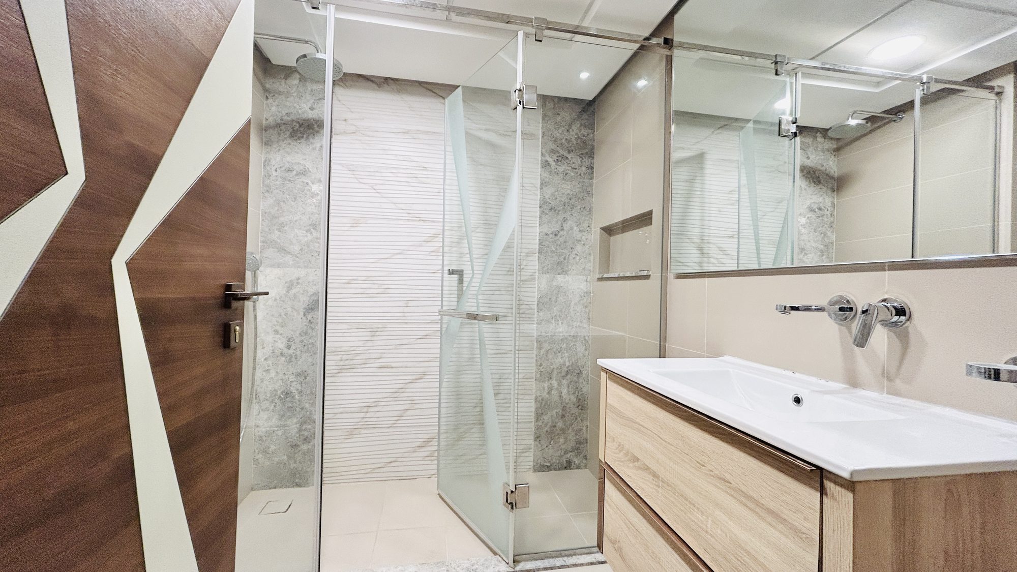 1-Bedroom Apartment with Water Views and Pool