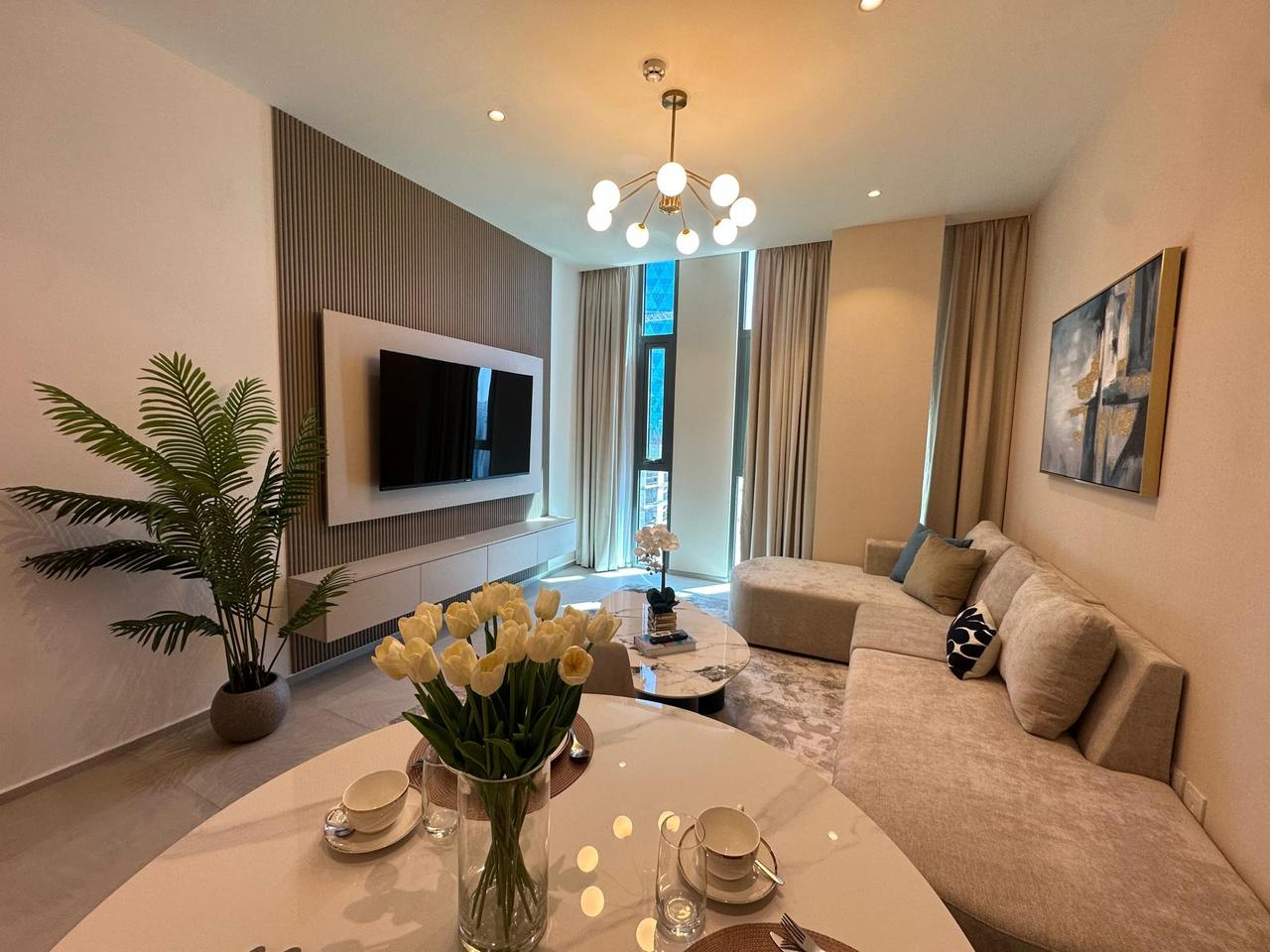 One-Bedroom Apartment with Dual Bathrooms and Pool Access