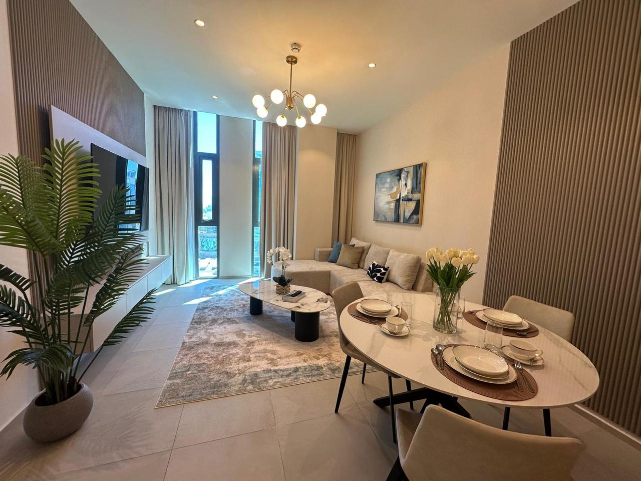 One-Bedroom Apartment with Dual Bathrooms and Pool Access