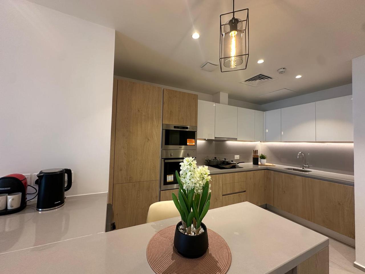 One-Bedroom Apartment with Dual Bathrooms and Pool Access