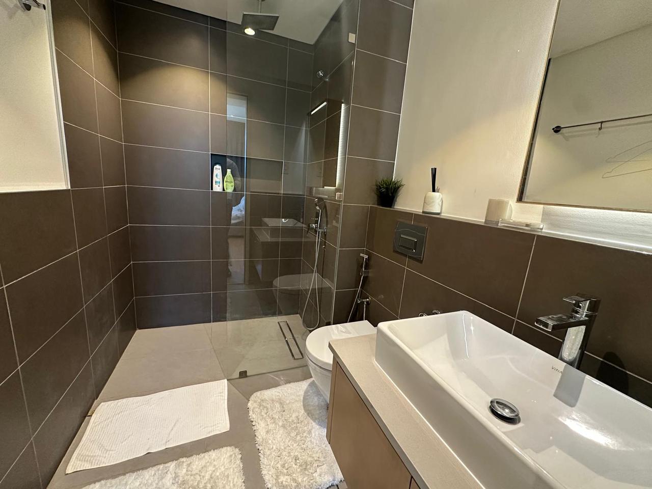 One Bedroom Apartment with Dual Bathrooms