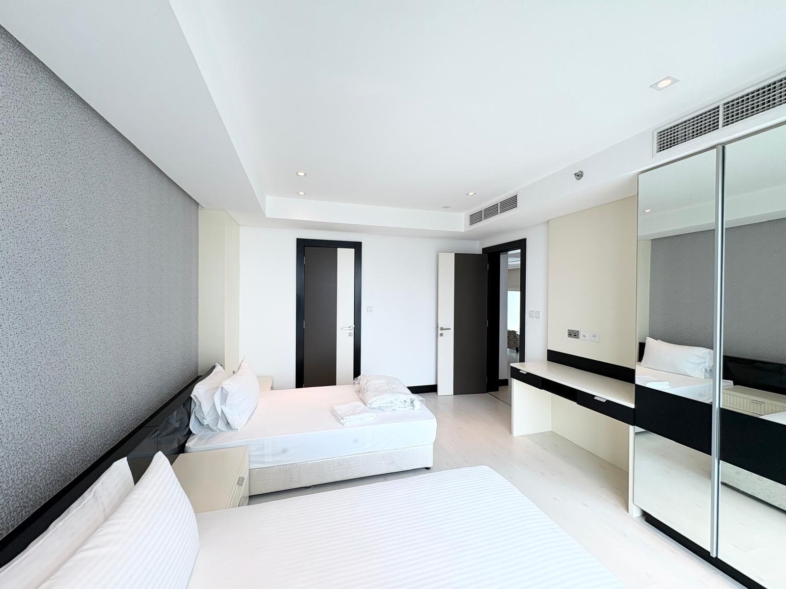 2 Bedroom Apartment with Water Views