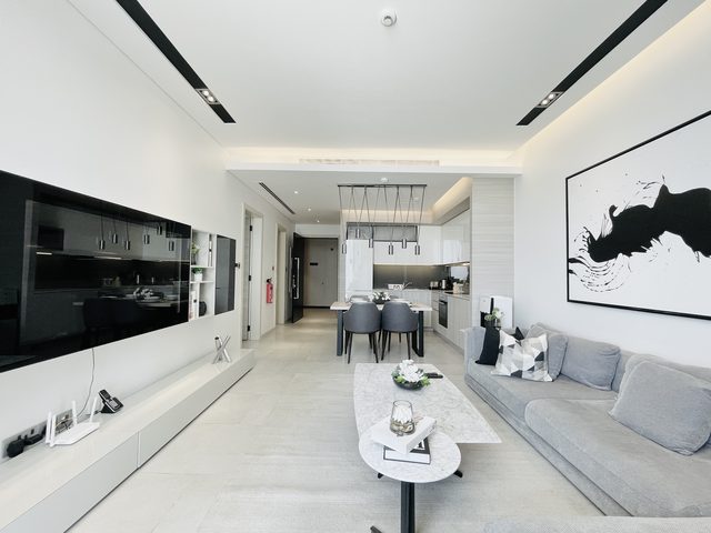 One-Bedroom Apartment with Water Views