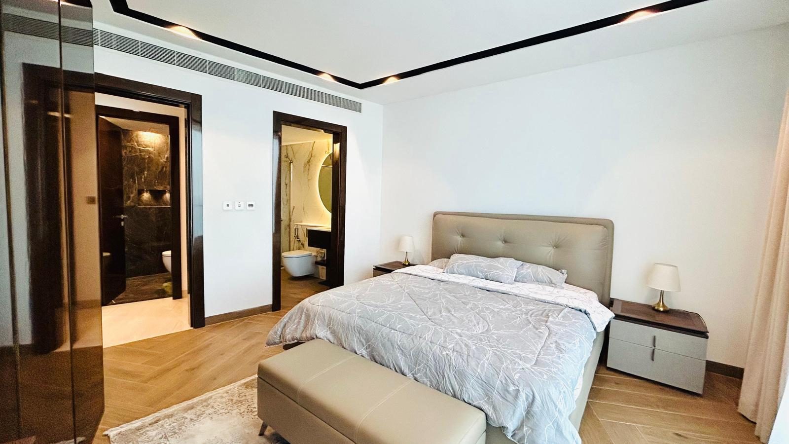 One-Bedroom Apartment with Two Bathrooms
