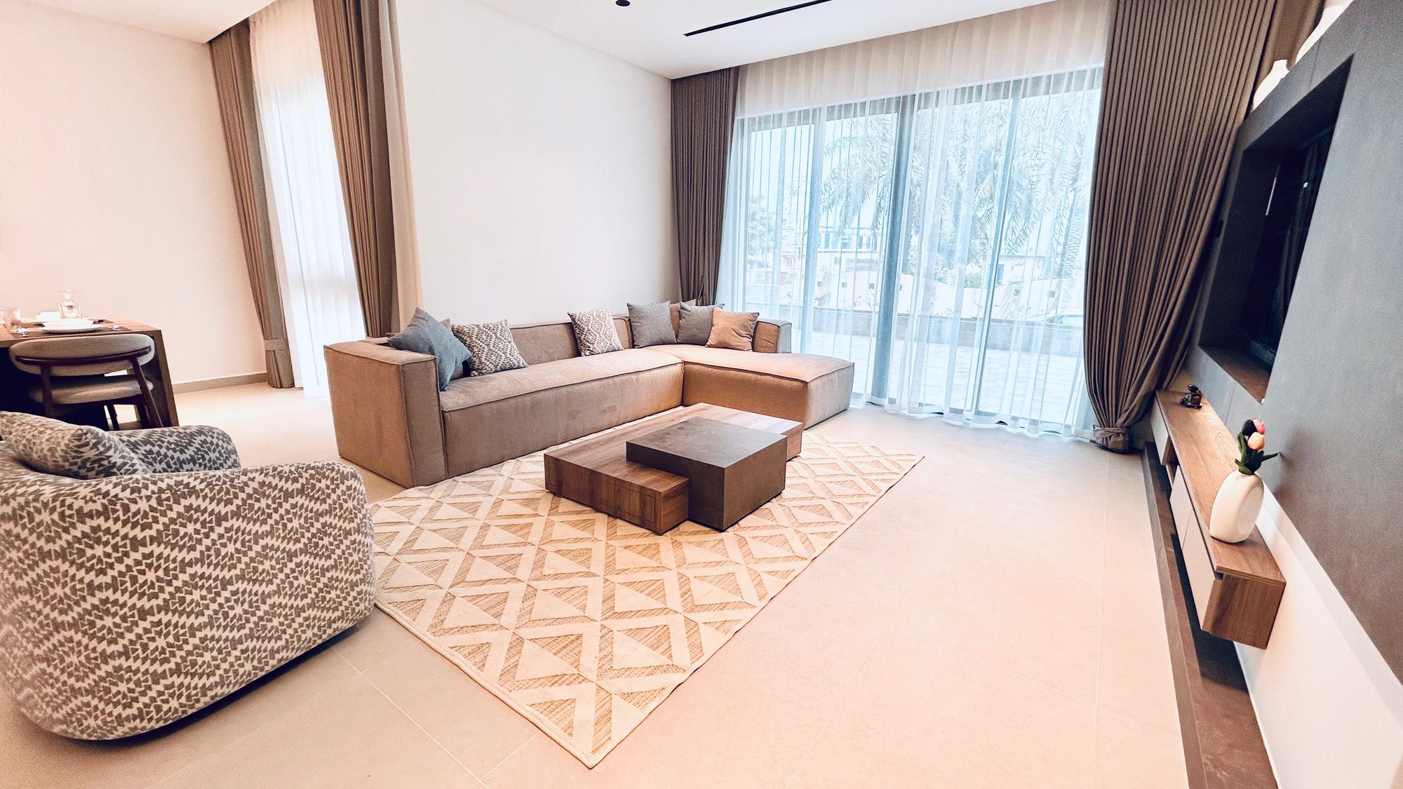 Two-Bedroom Fully-Furnished Apartment, 258 Sqm