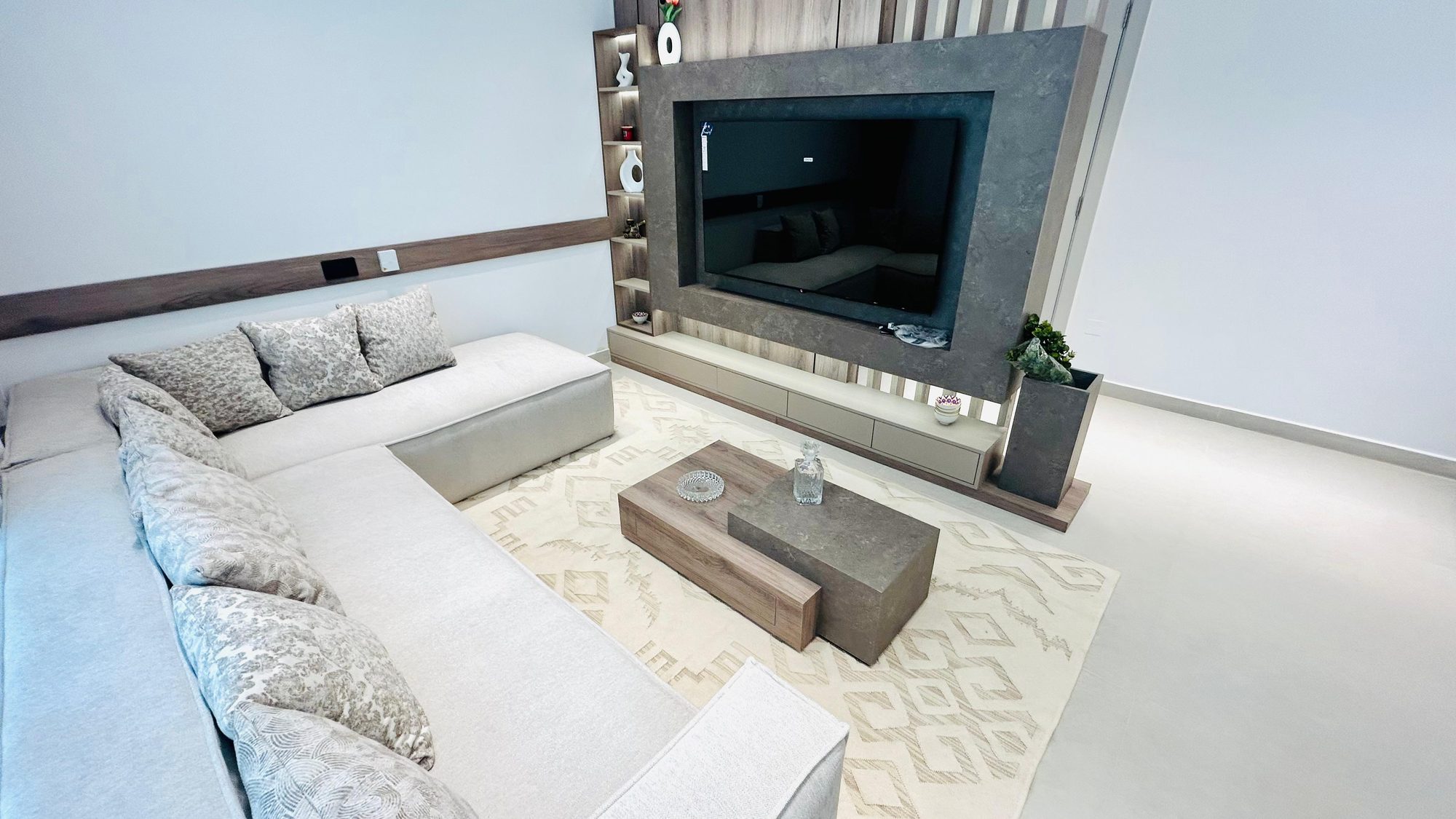 One-Bedroom Apartment, 158sqm, Fully Furnished
