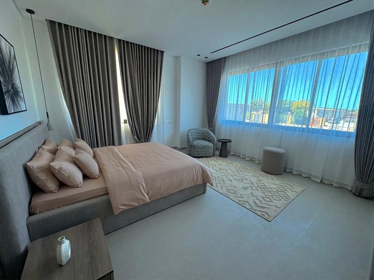 One-Bedroom Apartment with Water Views
