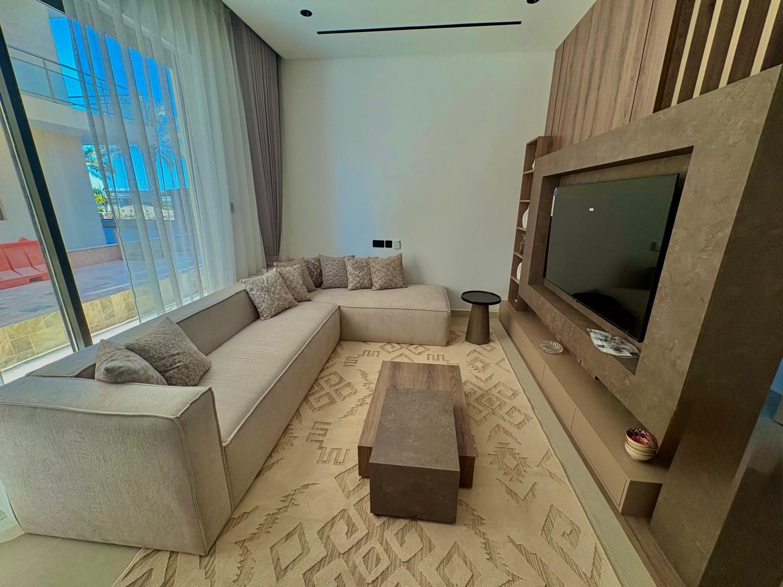 One-Bedroom Apartment with Water Views
