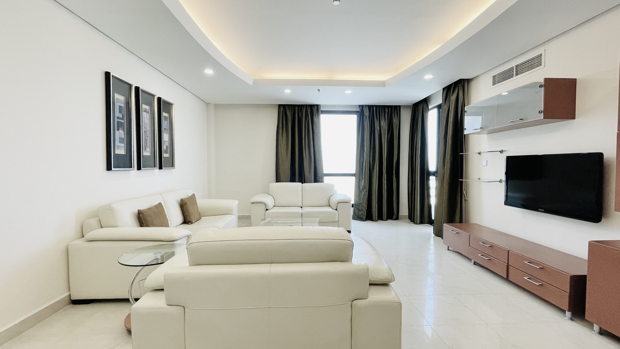 Two Bedroom Apartment with Pool and Gym